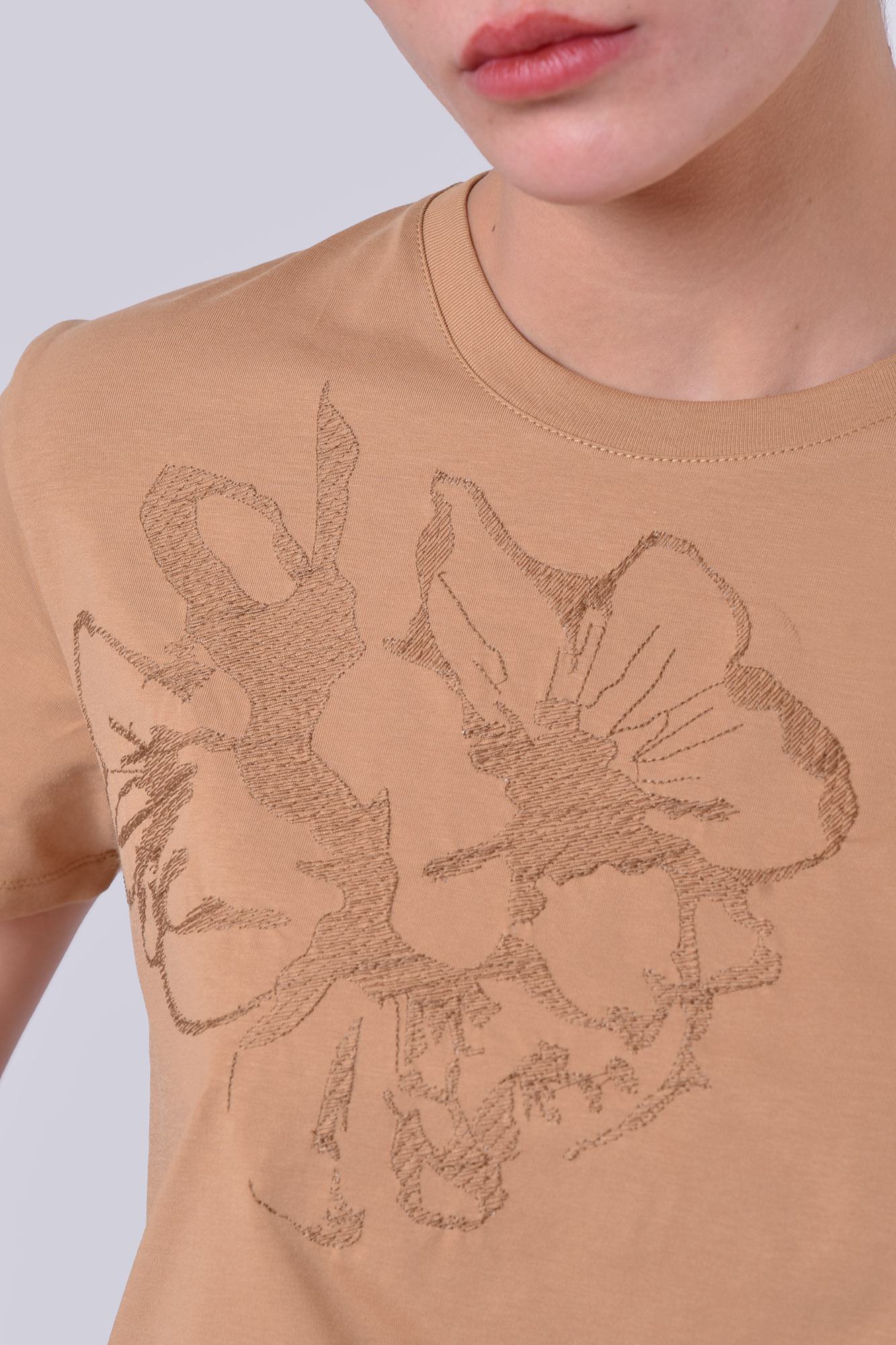 تیشرت آستین کوتاه گلدوزی