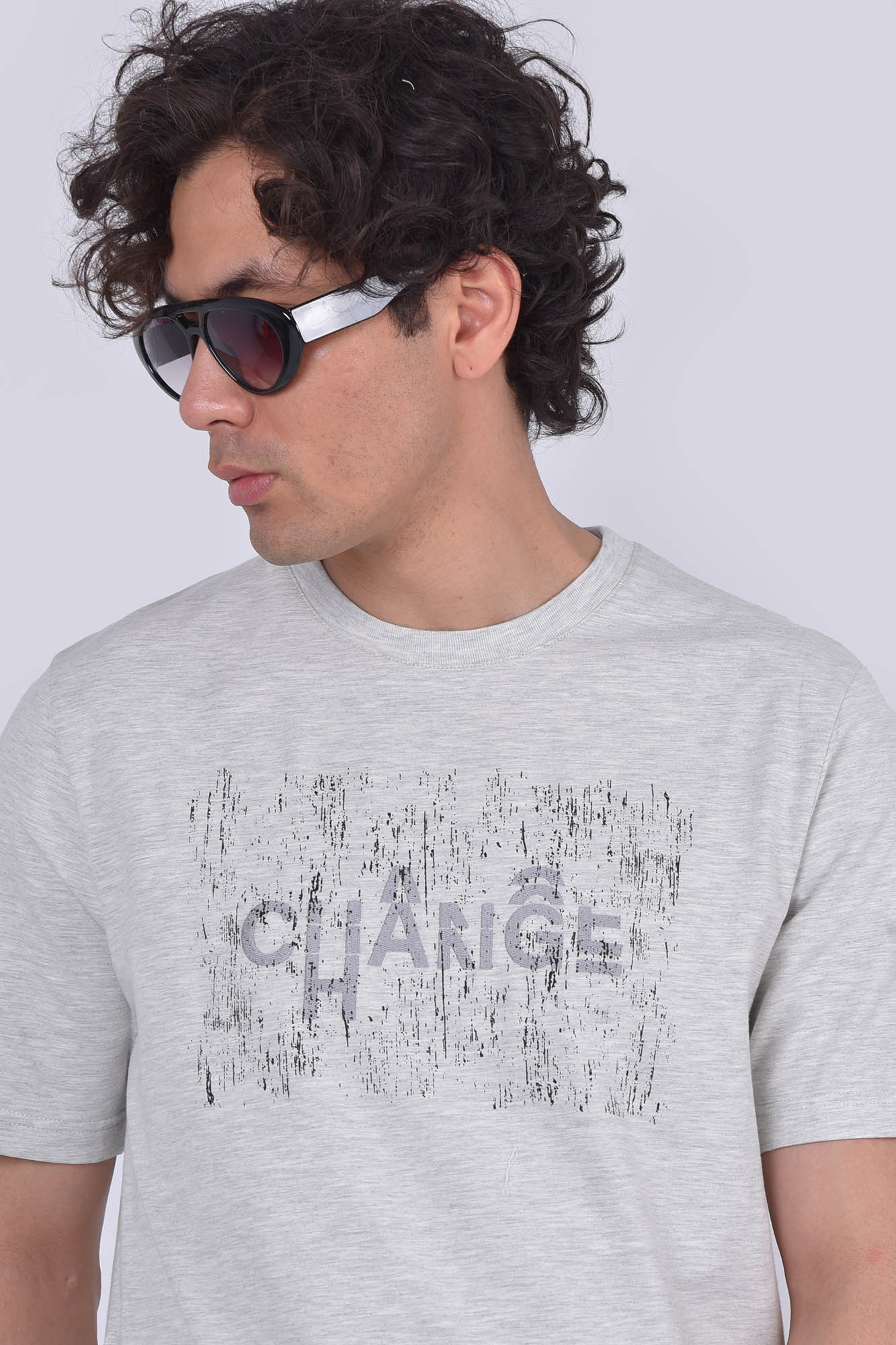 تیشرت آستین کوتاه چاپ و گلدوزی