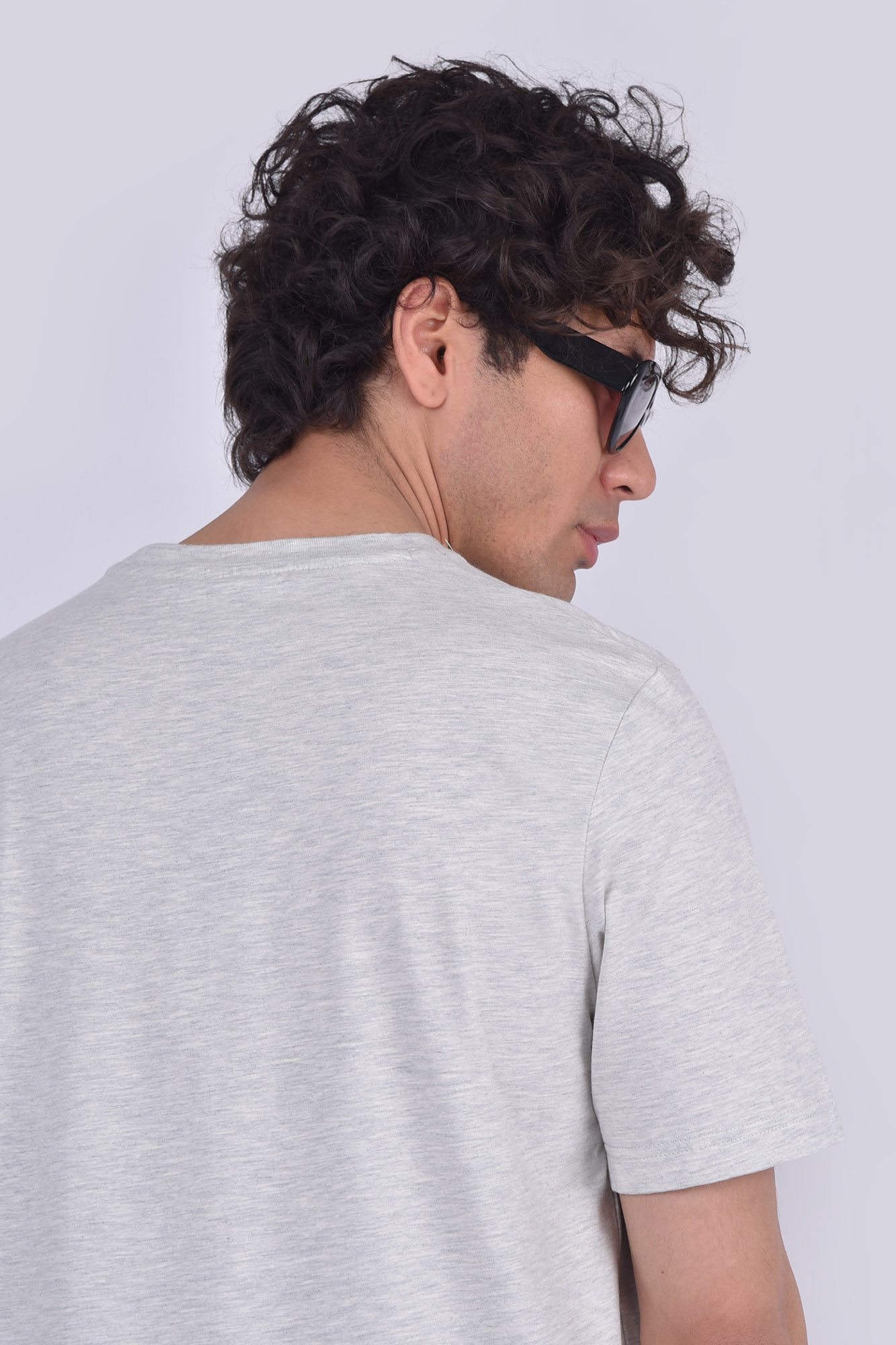 تیشرت آستین کوتاه چاپ و گلدوزی