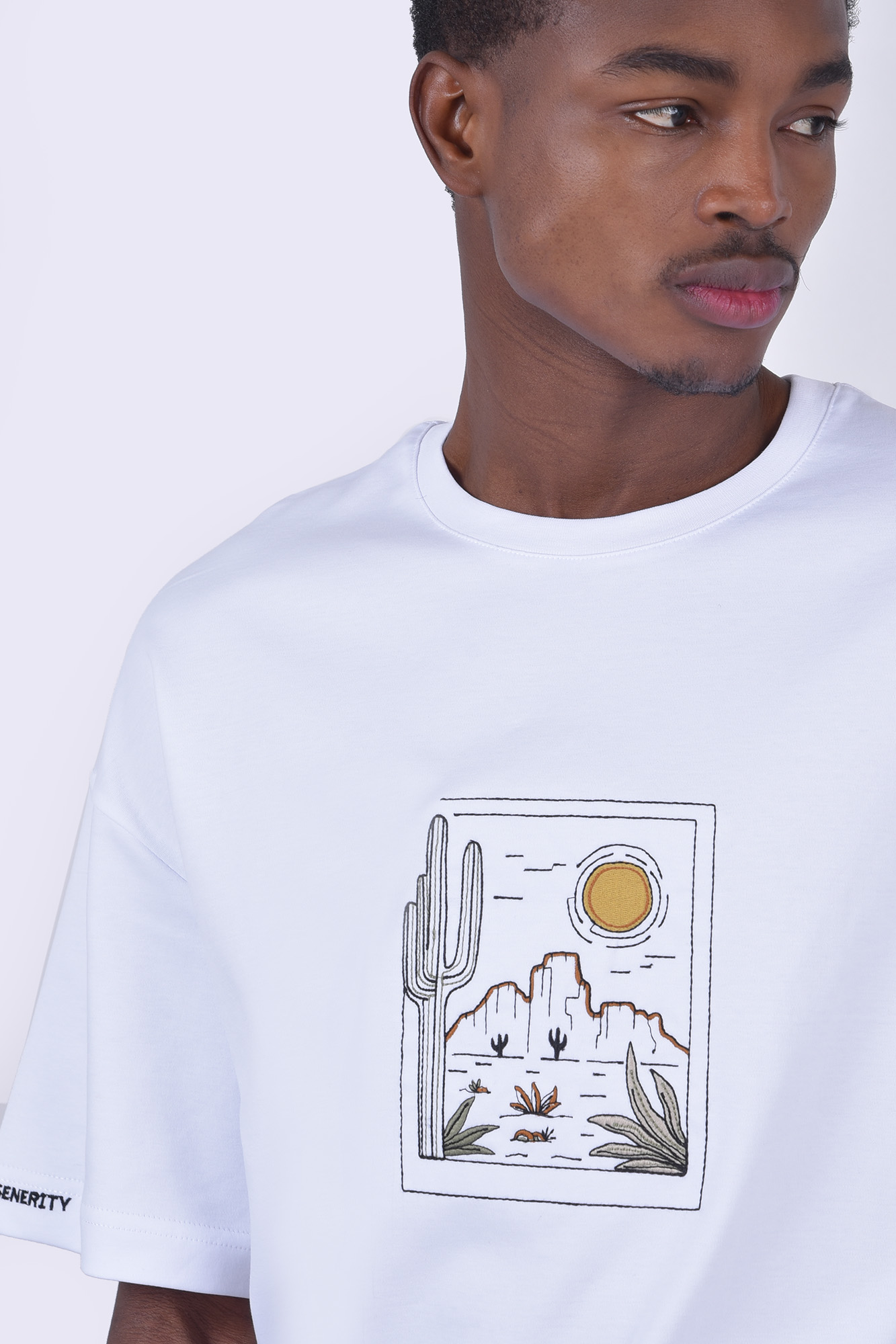 تیشرت آستین کوتاه گلدوزی