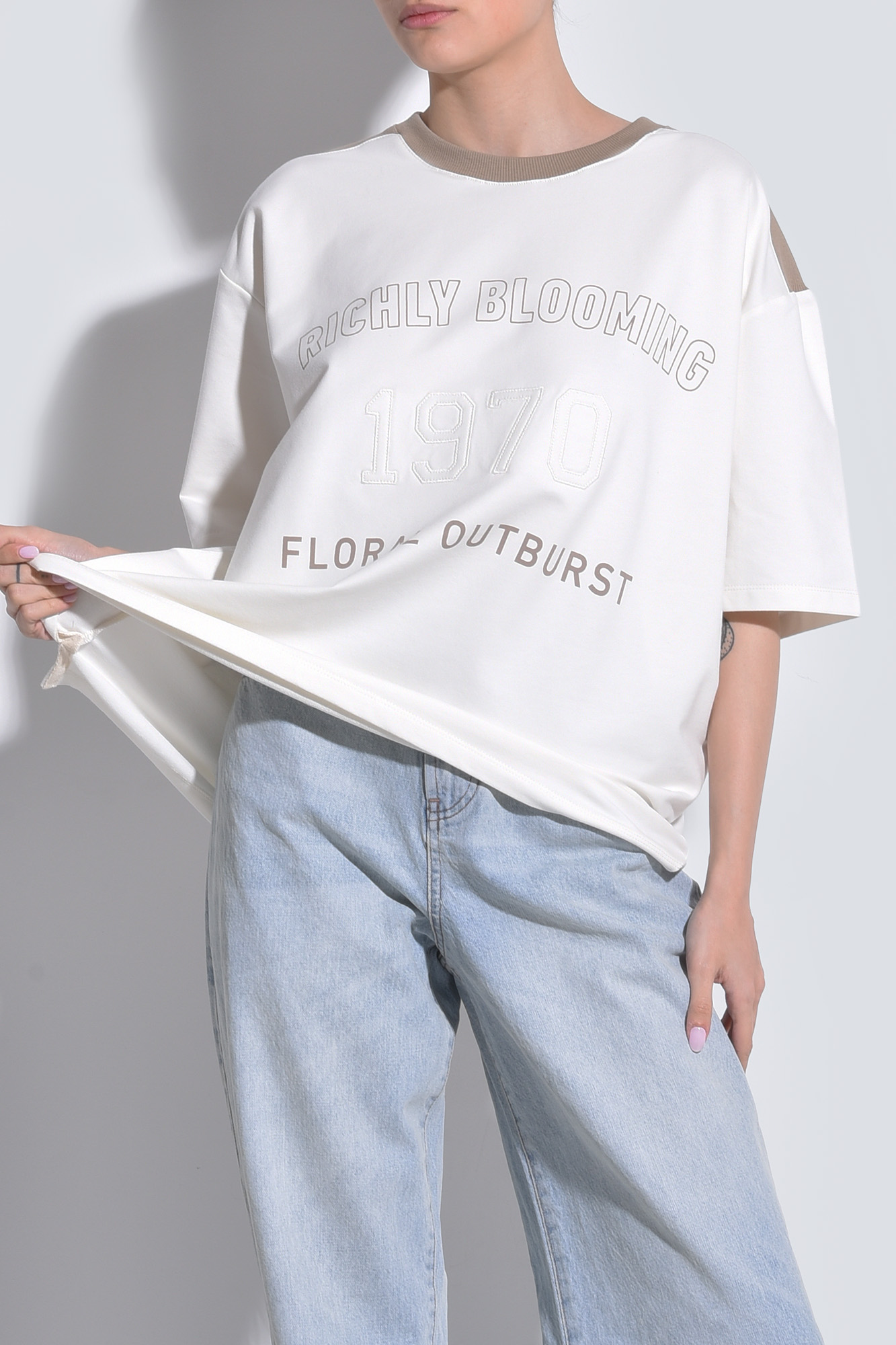 تیشرت آستین کوتاه چاپ و گلدوزی