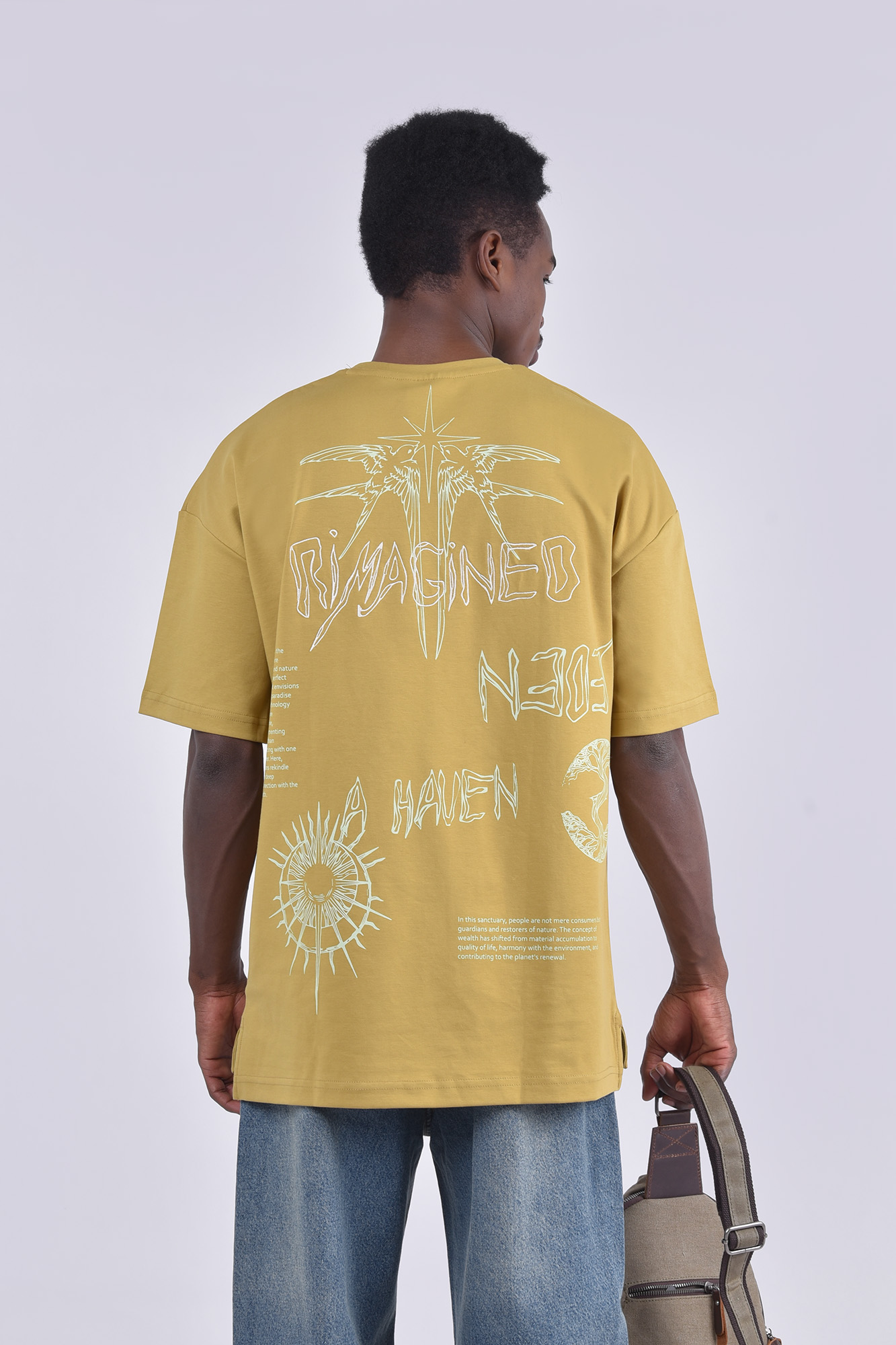 تیشرت آستین کوتاه چاپ و گلدوزی