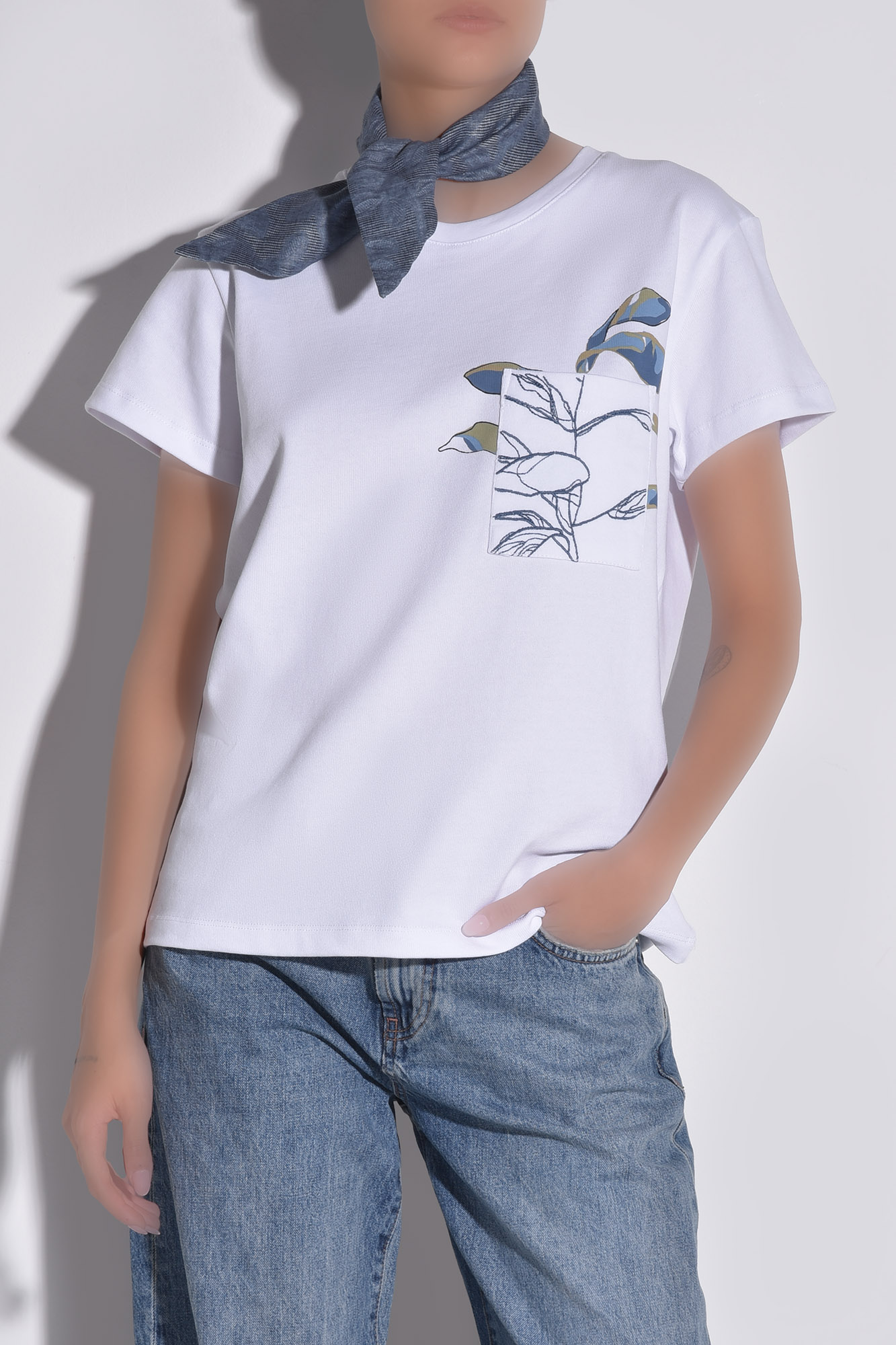 تیشرت آستین کوتاه چاپ و گلدوزی