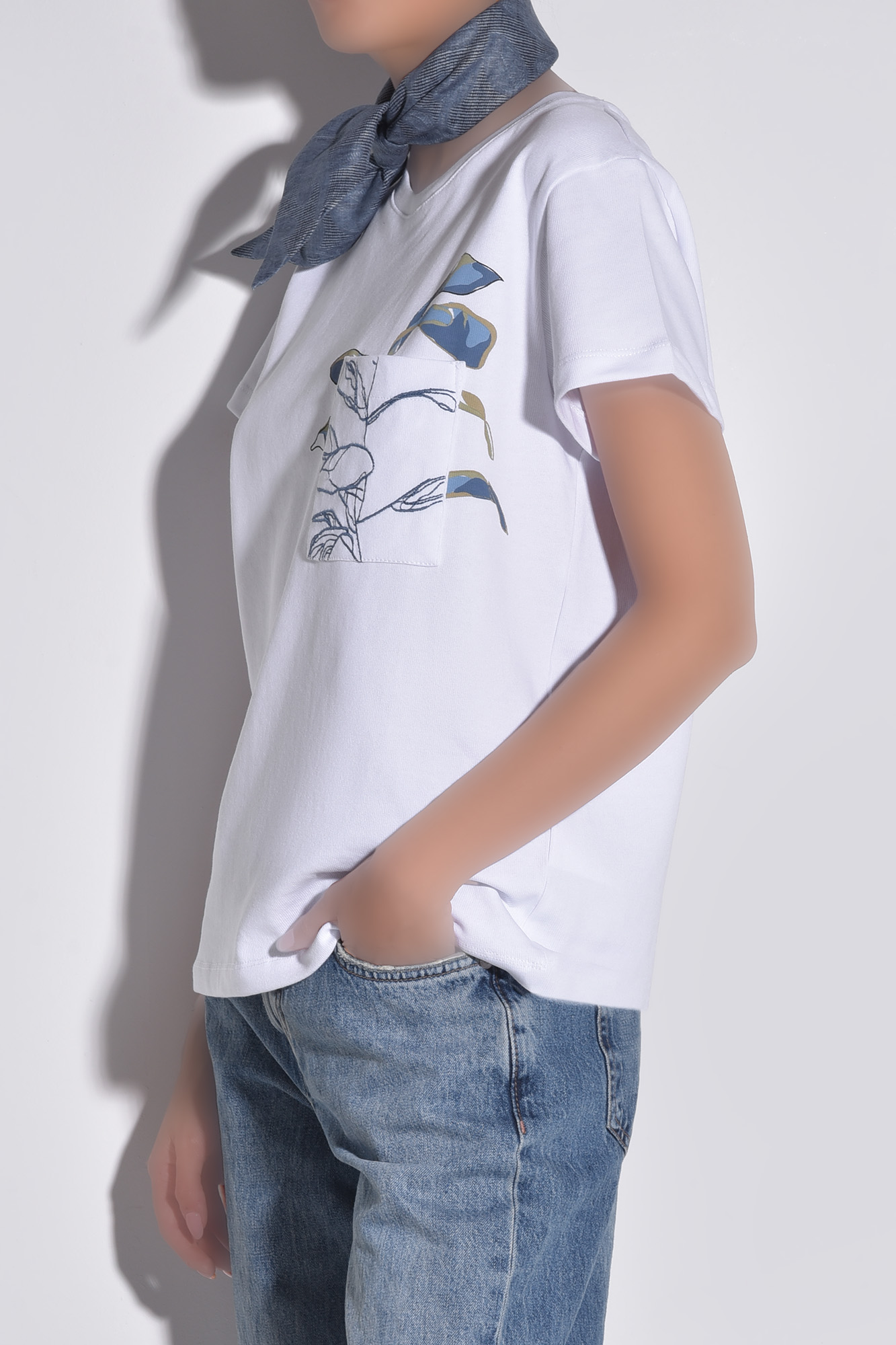 تیشرت آستین کوتاه چاپ و گلدوزی