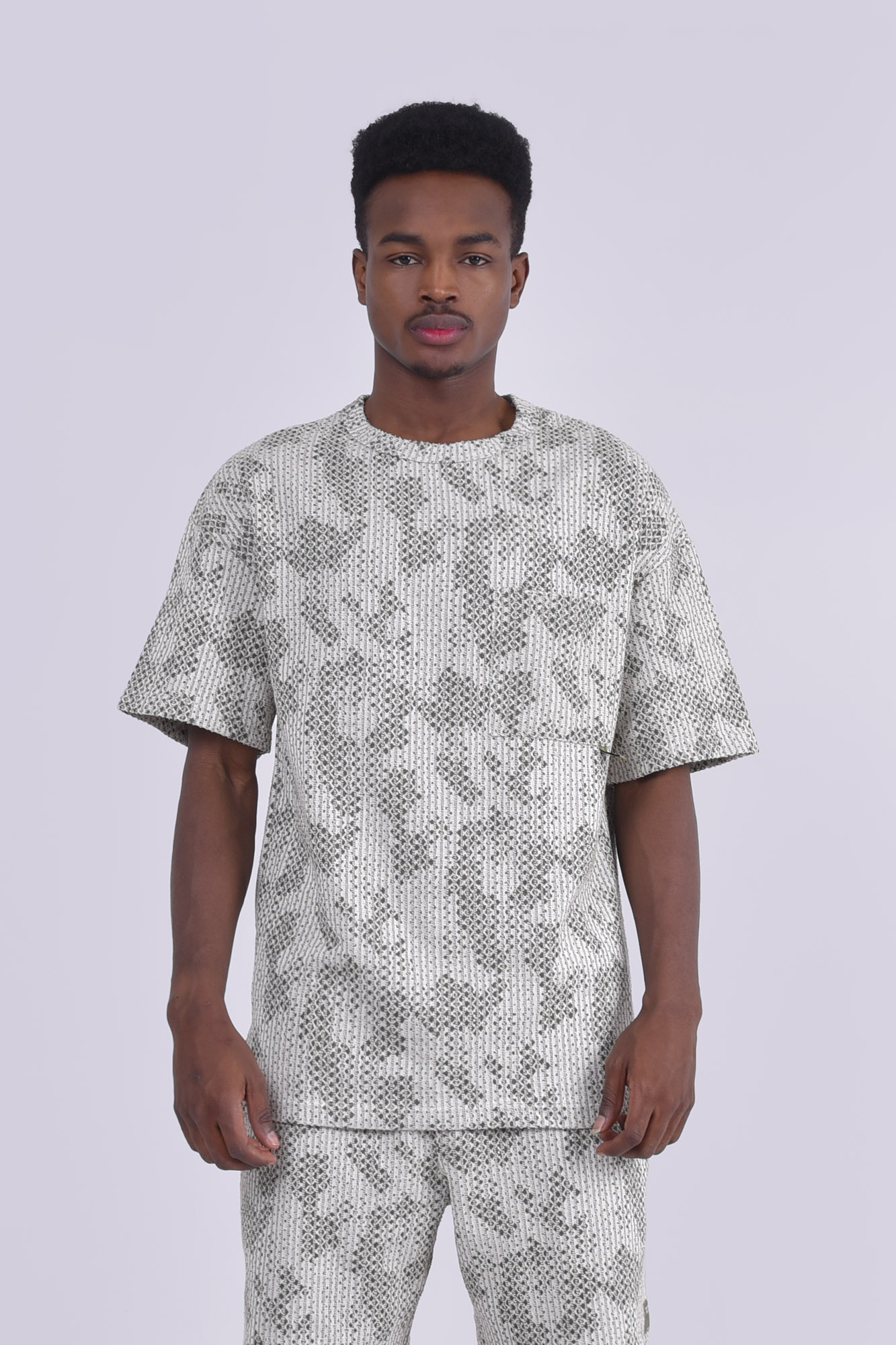 تیشرت آستین کوتاه طرحدار