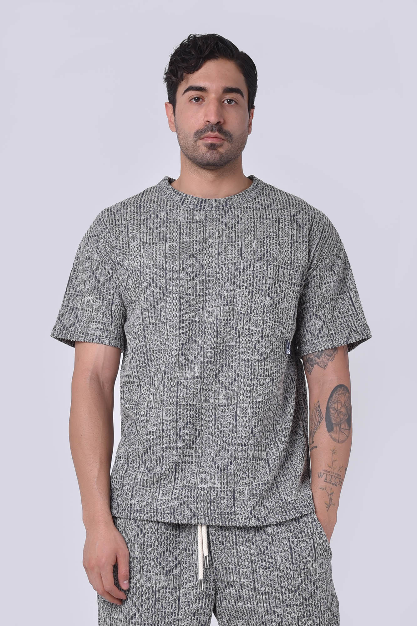 تیشرت آستین کوتاه طرحدار