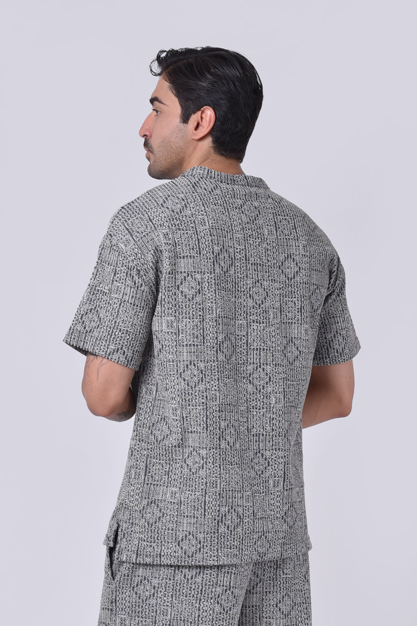 تیشرت آستین کوتاه طرحدار