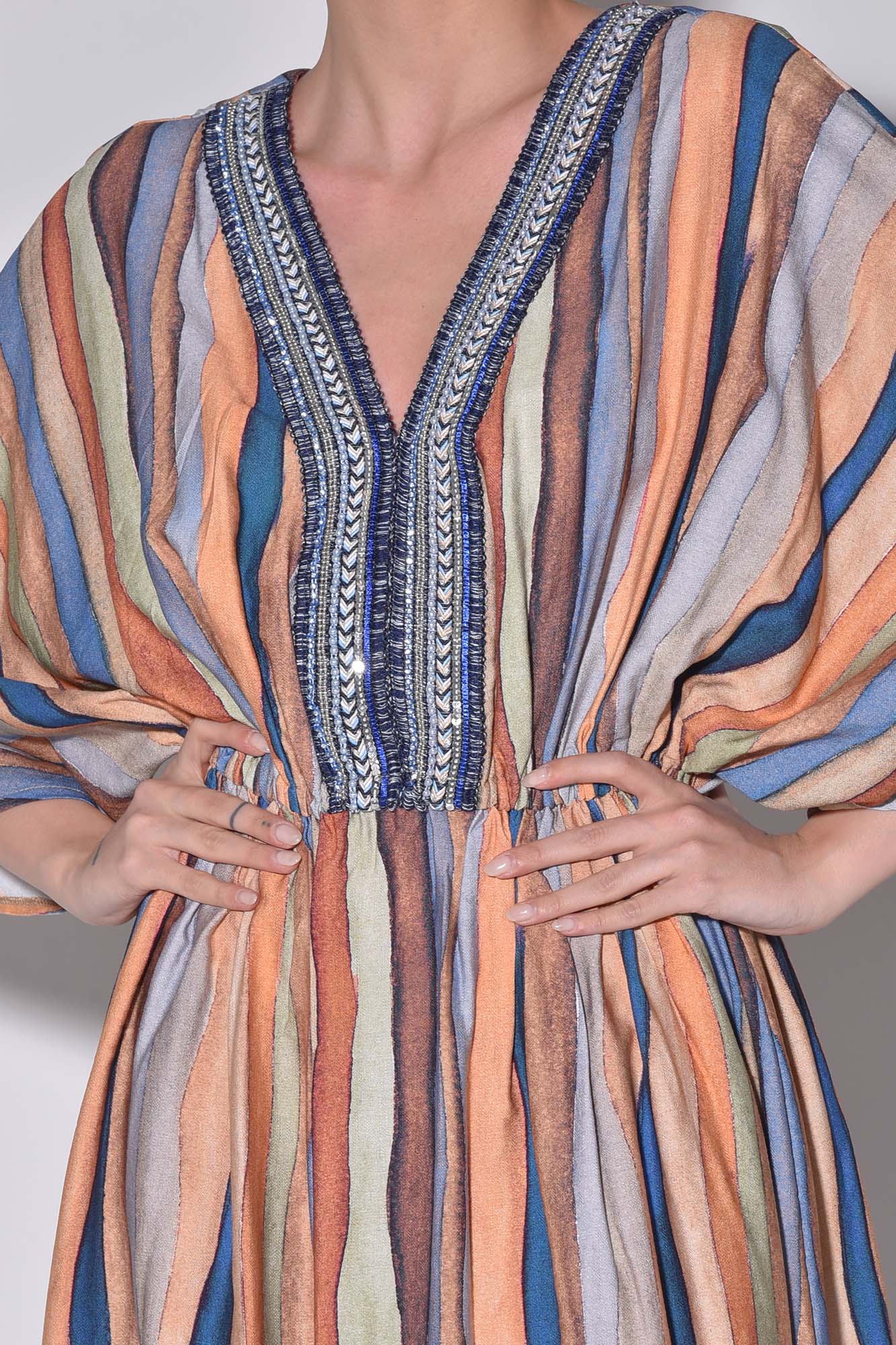 پیراهن زنانه بلند طرحدار