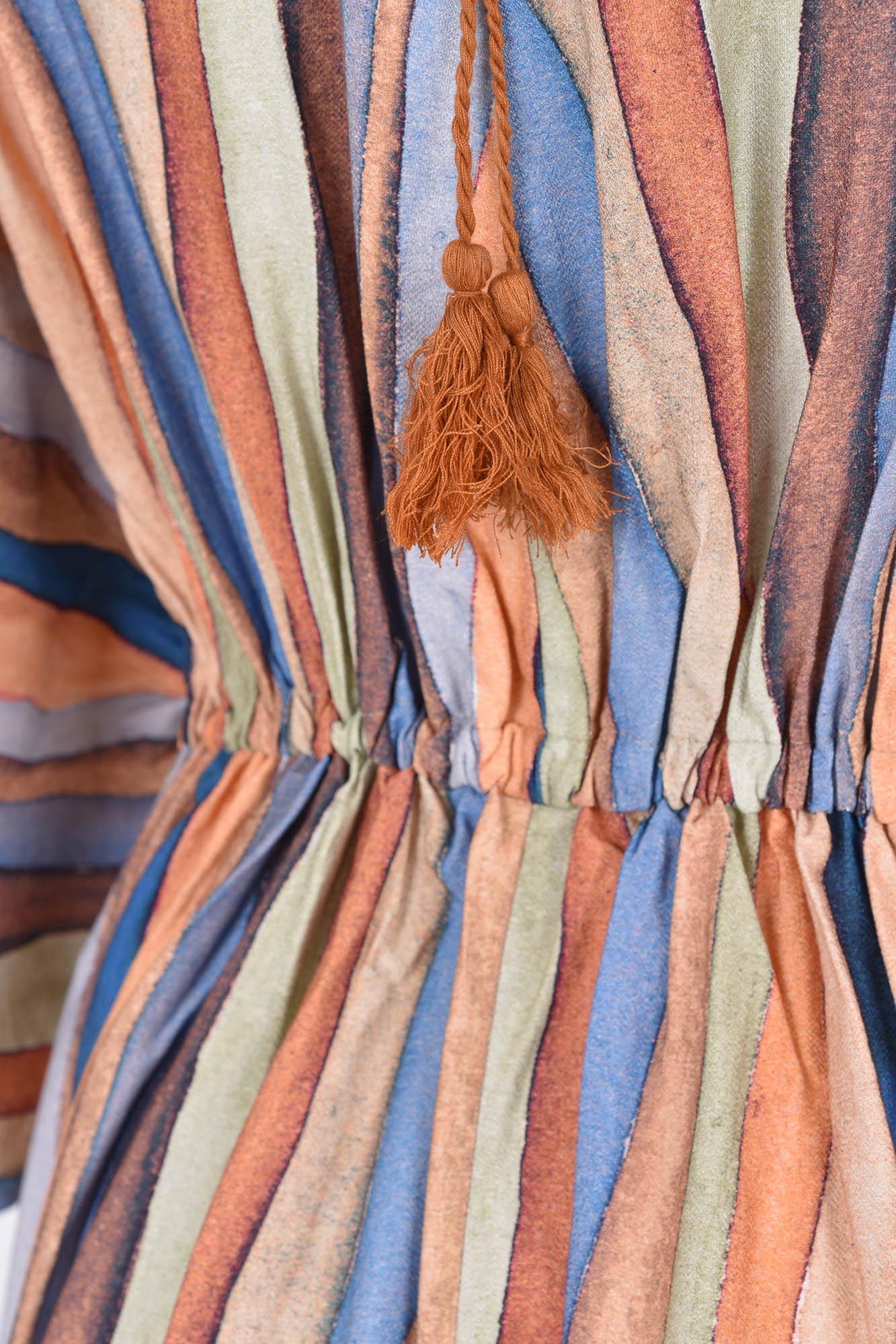 پیراهن زنانه بلند طرحدار