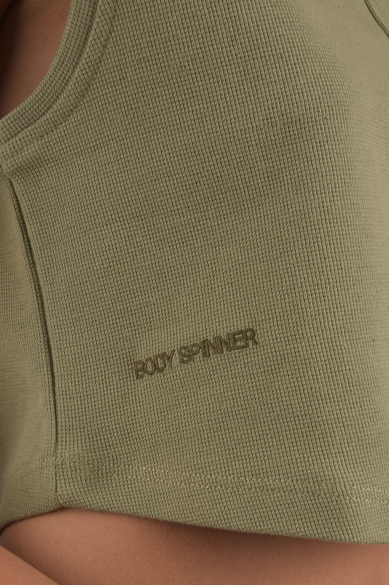 تاپ تیشرتی گلدوزی زنانه