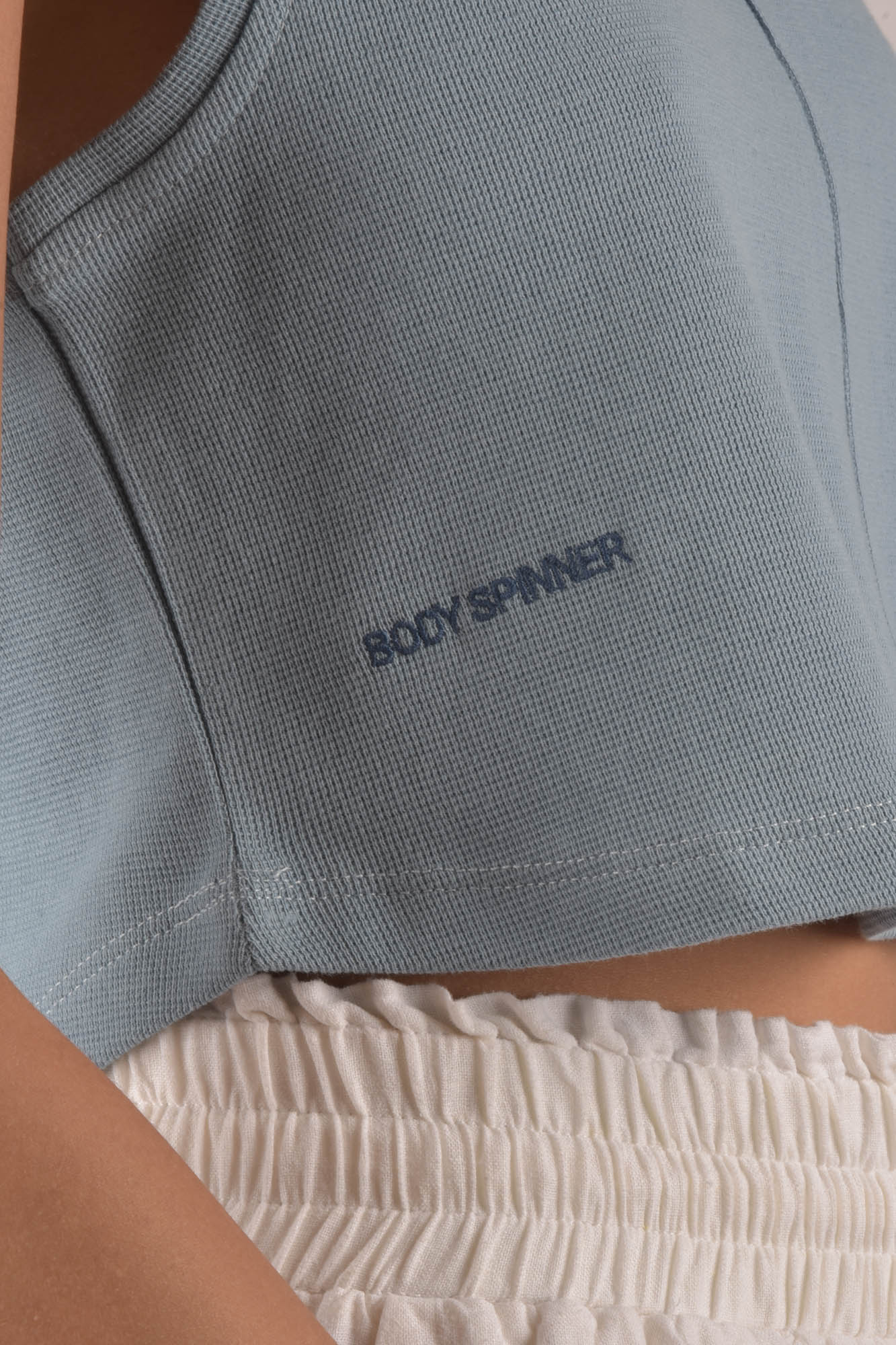 تاپ تیشرتی گلدوزی زنانه