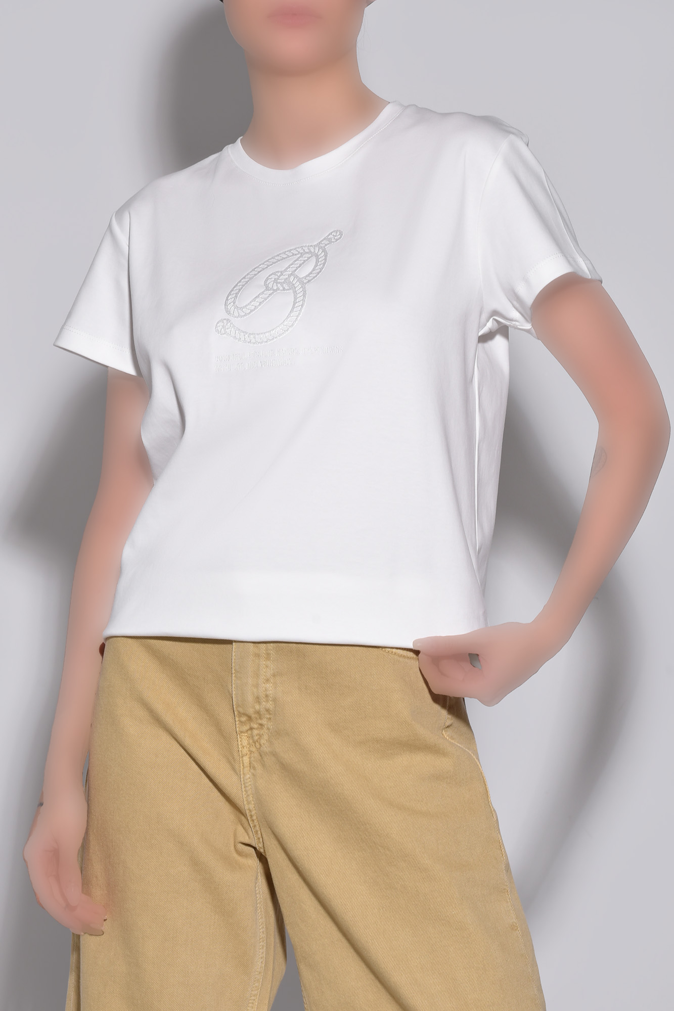 تیشرت آستین کوتاه گلدوزی