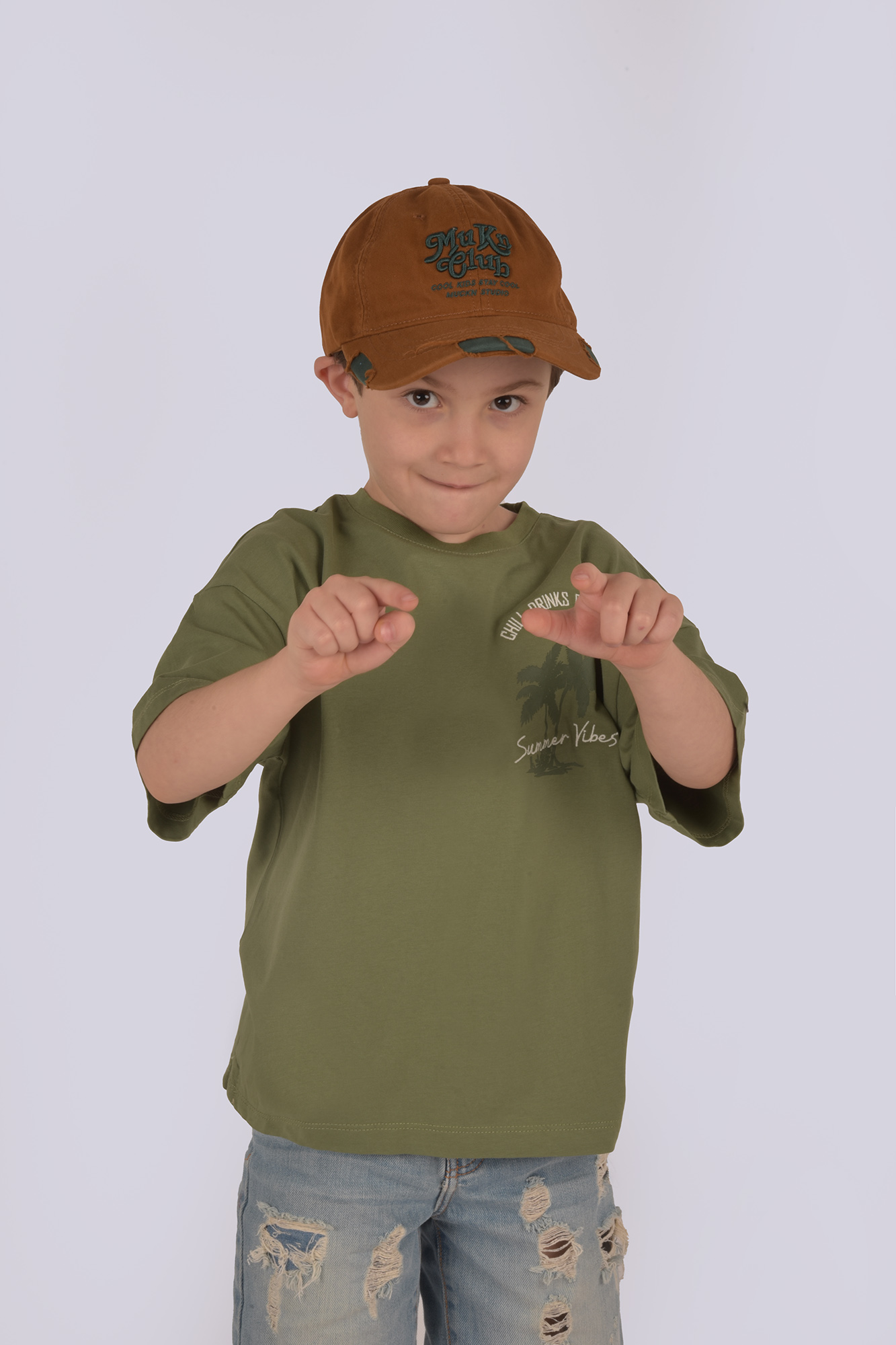 تیشرت آستین کوتاه چاپ و گلدوزی