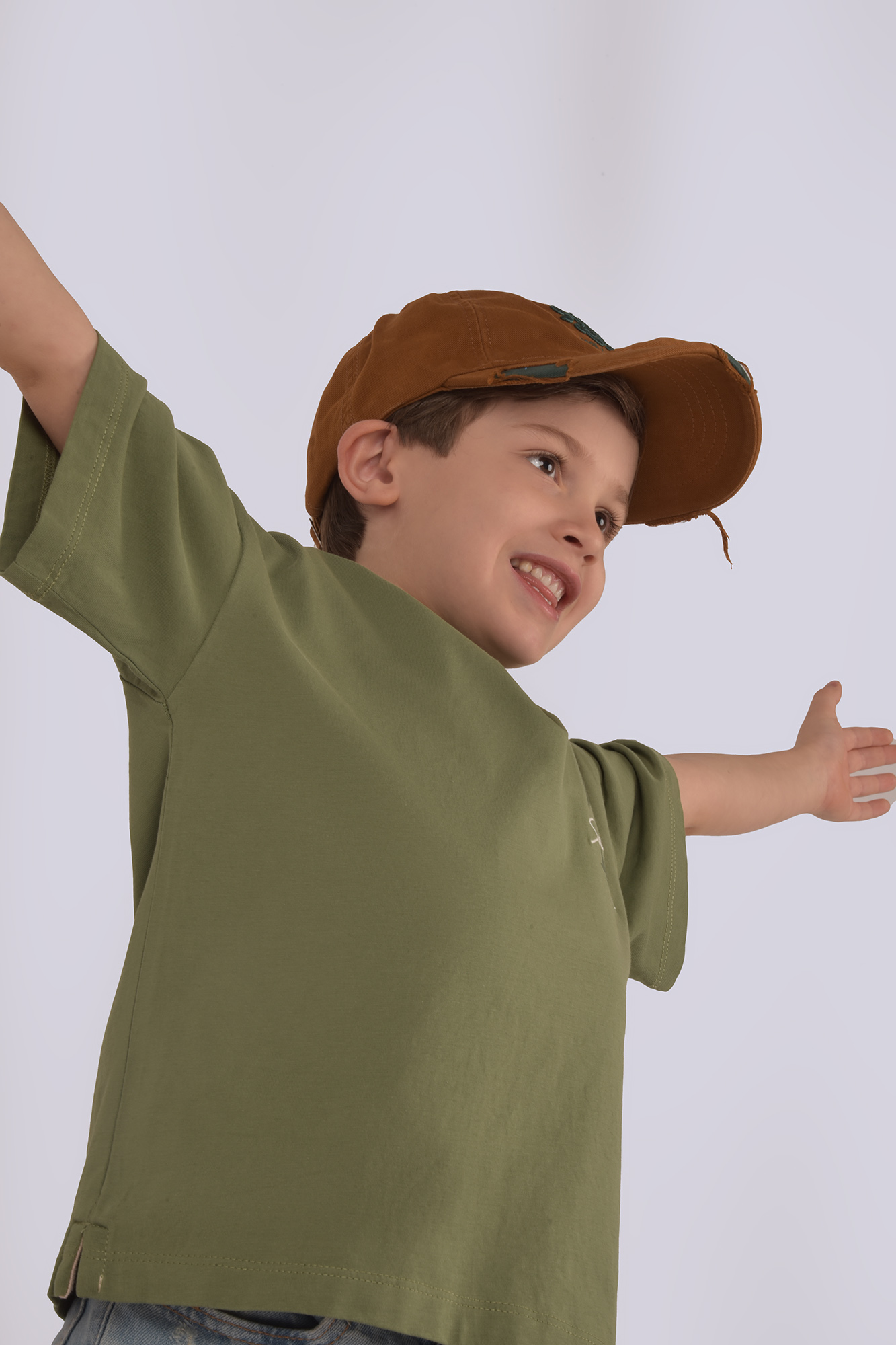 تیشرت آستین کوتاه چاپ و گلدوزی