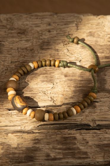 دستبند مهره ای