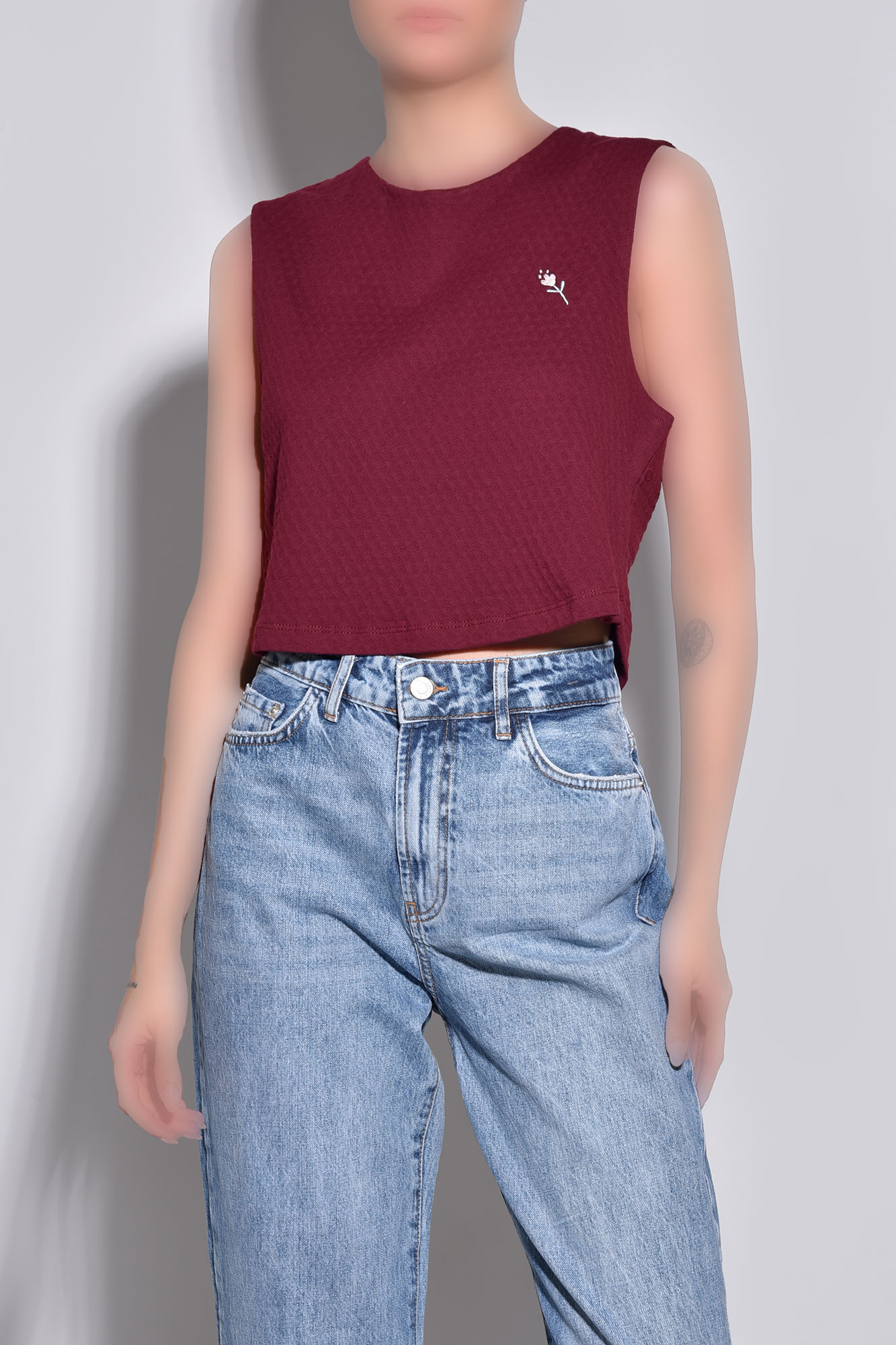 تاپ تیشرتی گلدوزی