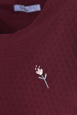 تاپ تیشرتی گلدوزی