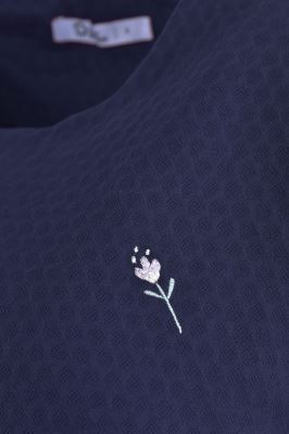 تاپ تیشرتی گلدوزی