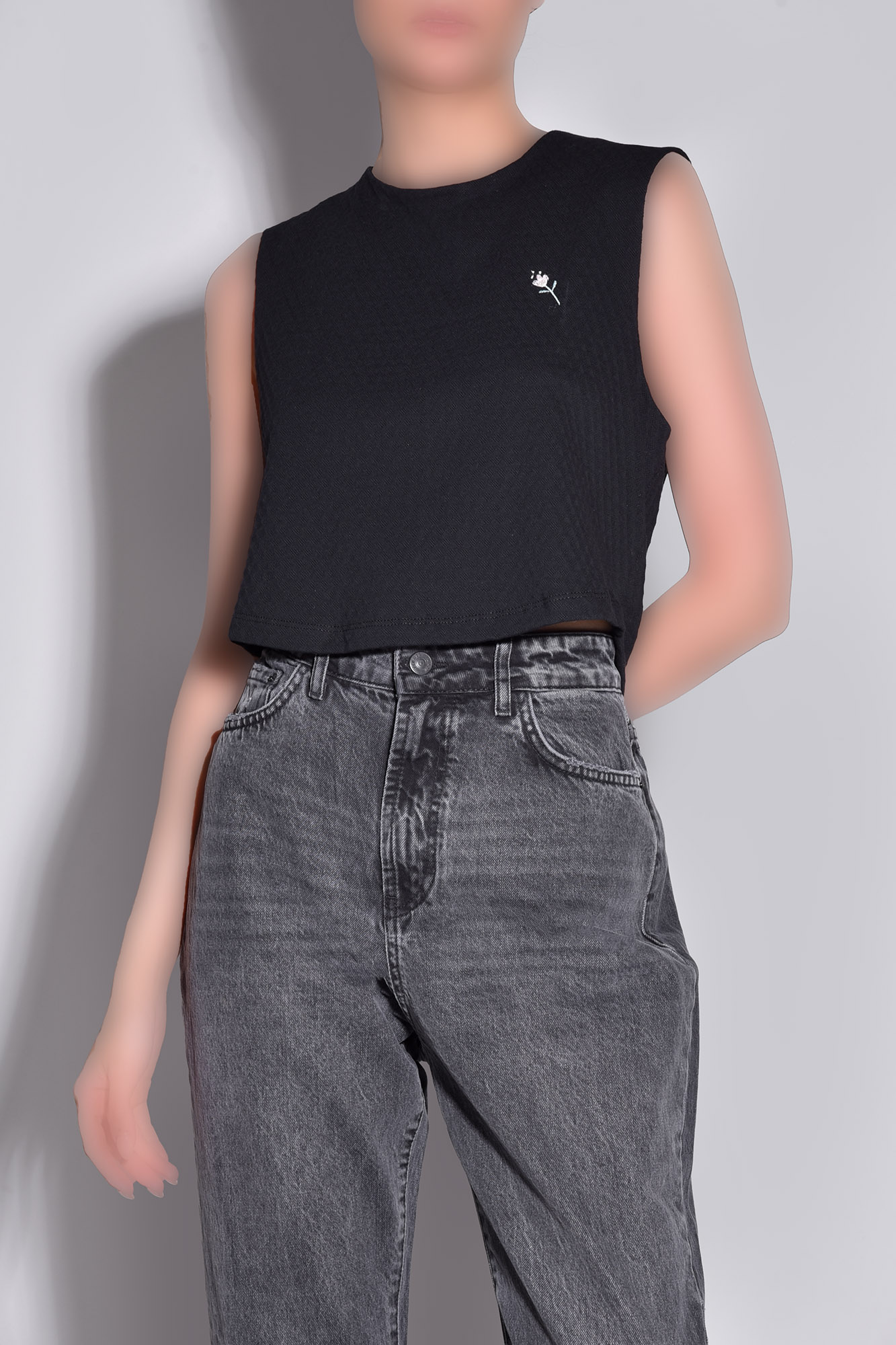 تاپ تیشرتی گلدوزی