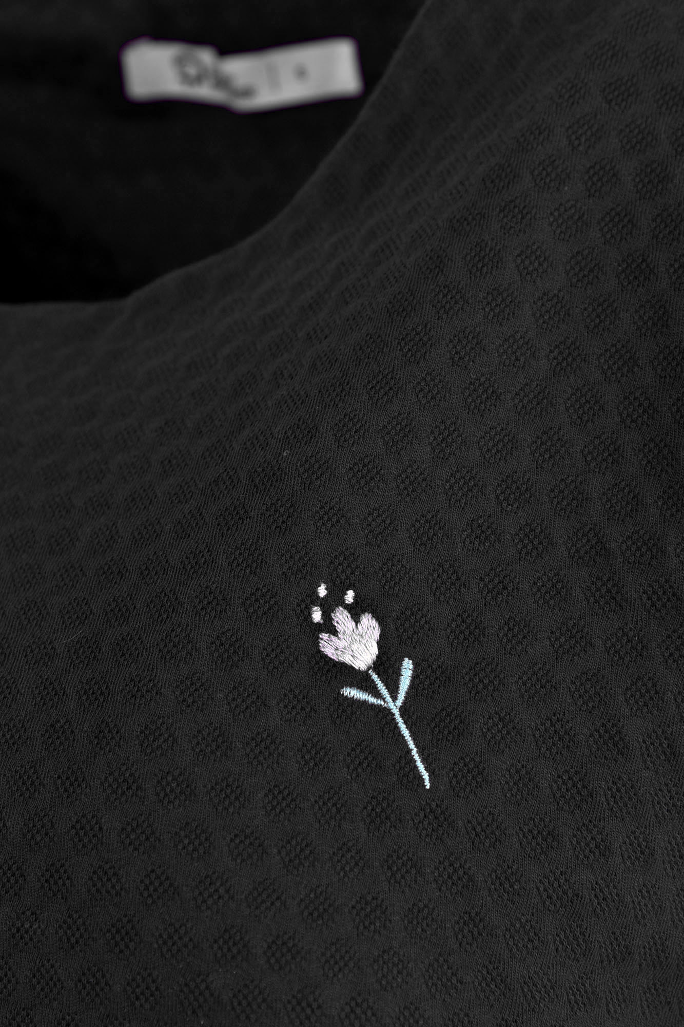 تاپ تیشرتی گلدوزی