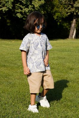 تیشرت آستین کوتاه طرحدار