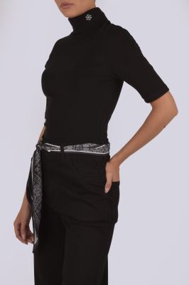 تیشرت آستین کوتاه یقه اسکی گلدوزی