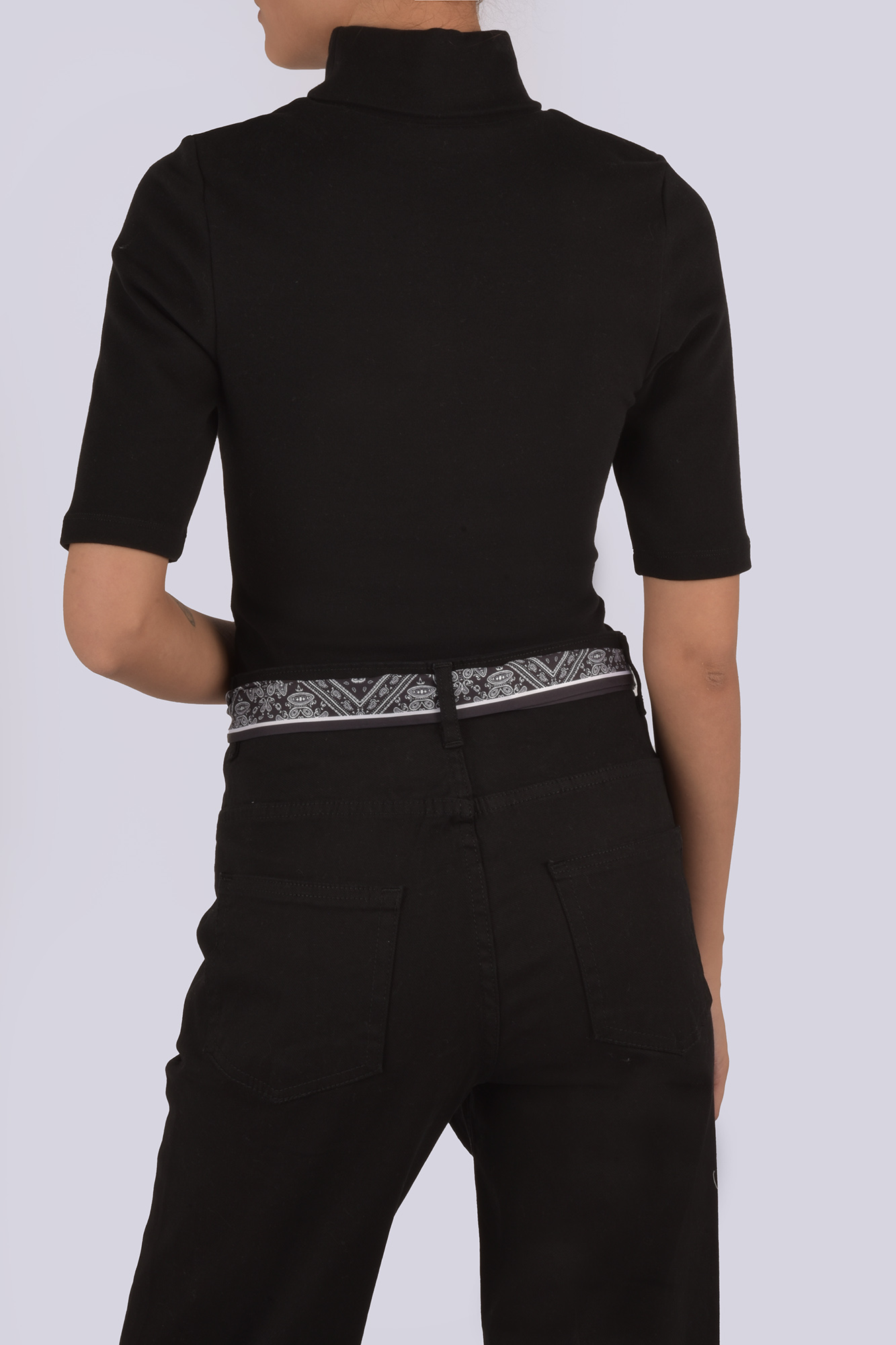 تیشرت آستین کوتاه یقه اسکی گلدوزی