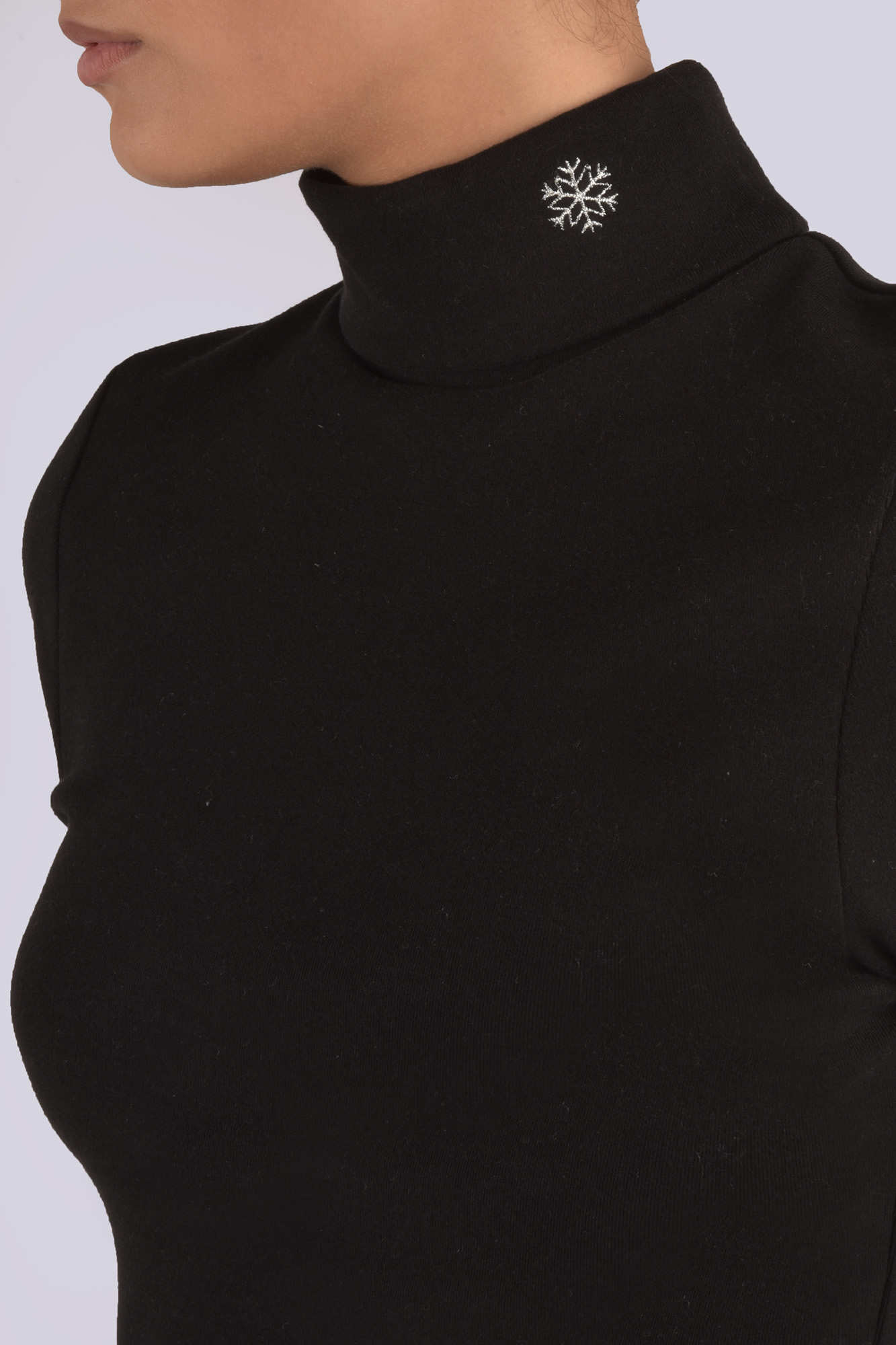 تیشرت آستین کوتاه یقه اسکی گلدوزی