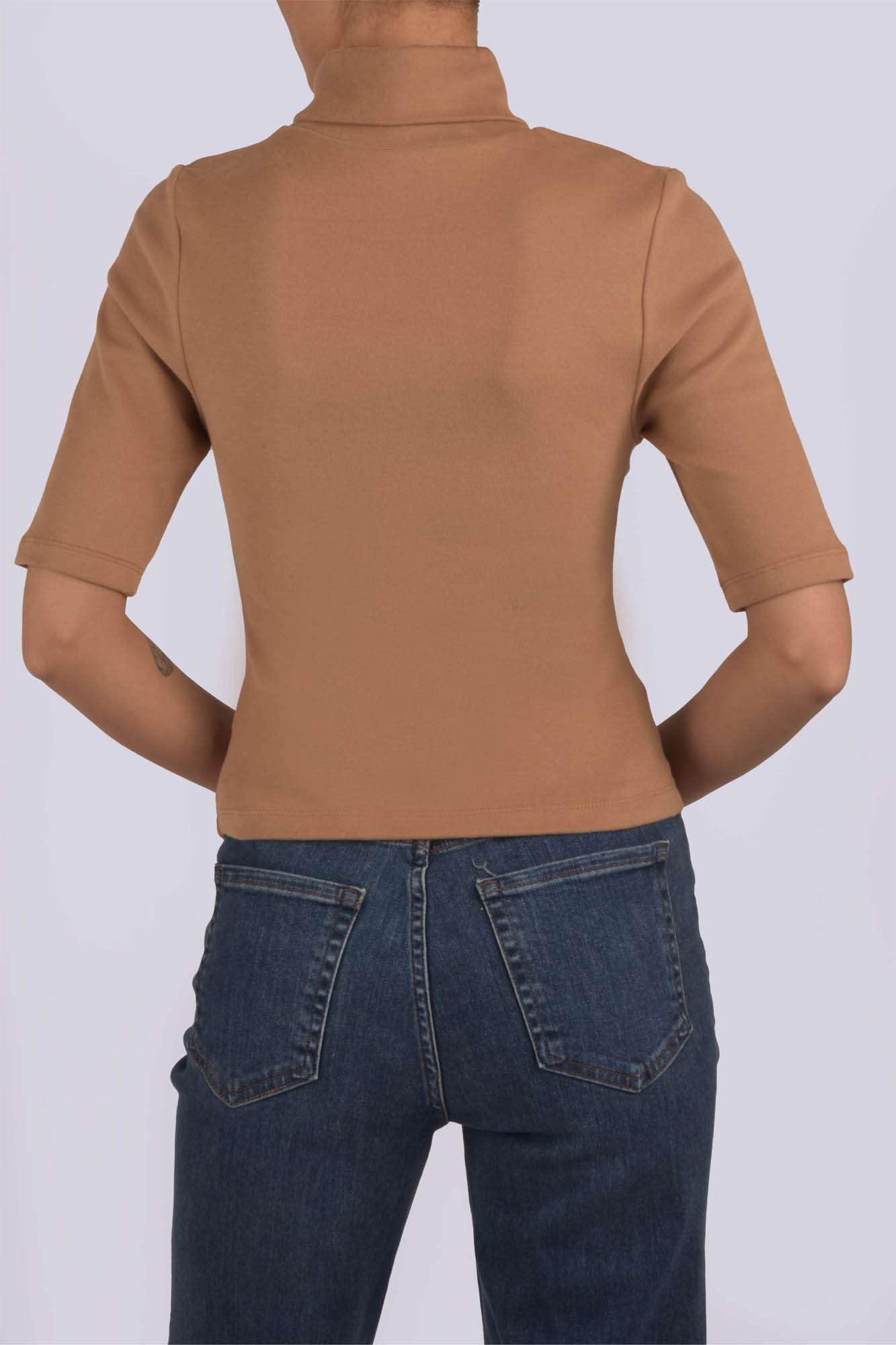 تیشرت آستین کوتاه یقه اسکی گلدوزی