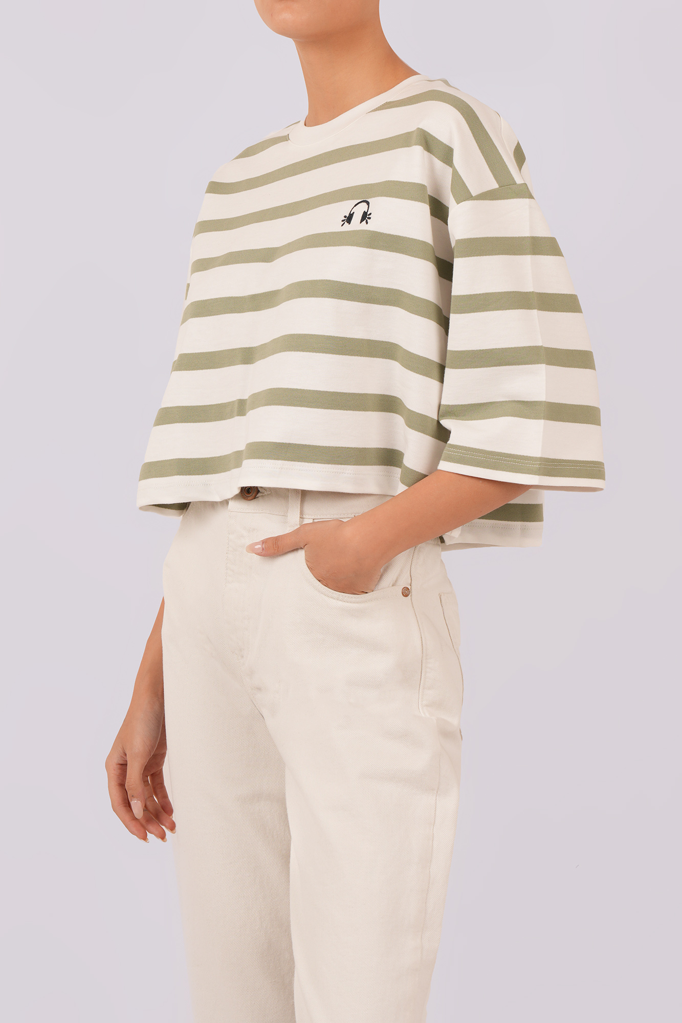 تیشرت آستین کوتاه گلدوزی