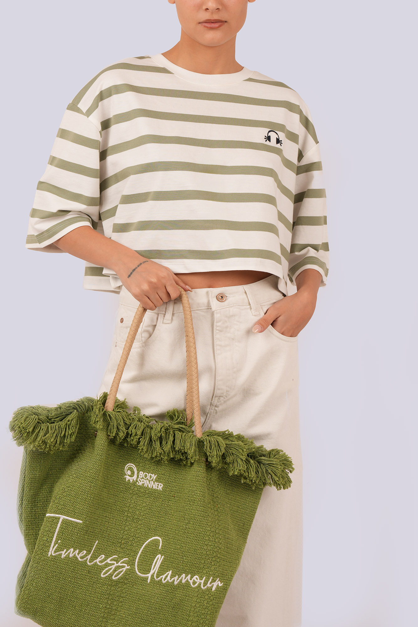 تیشرت آستین کوتاه گلدوزی