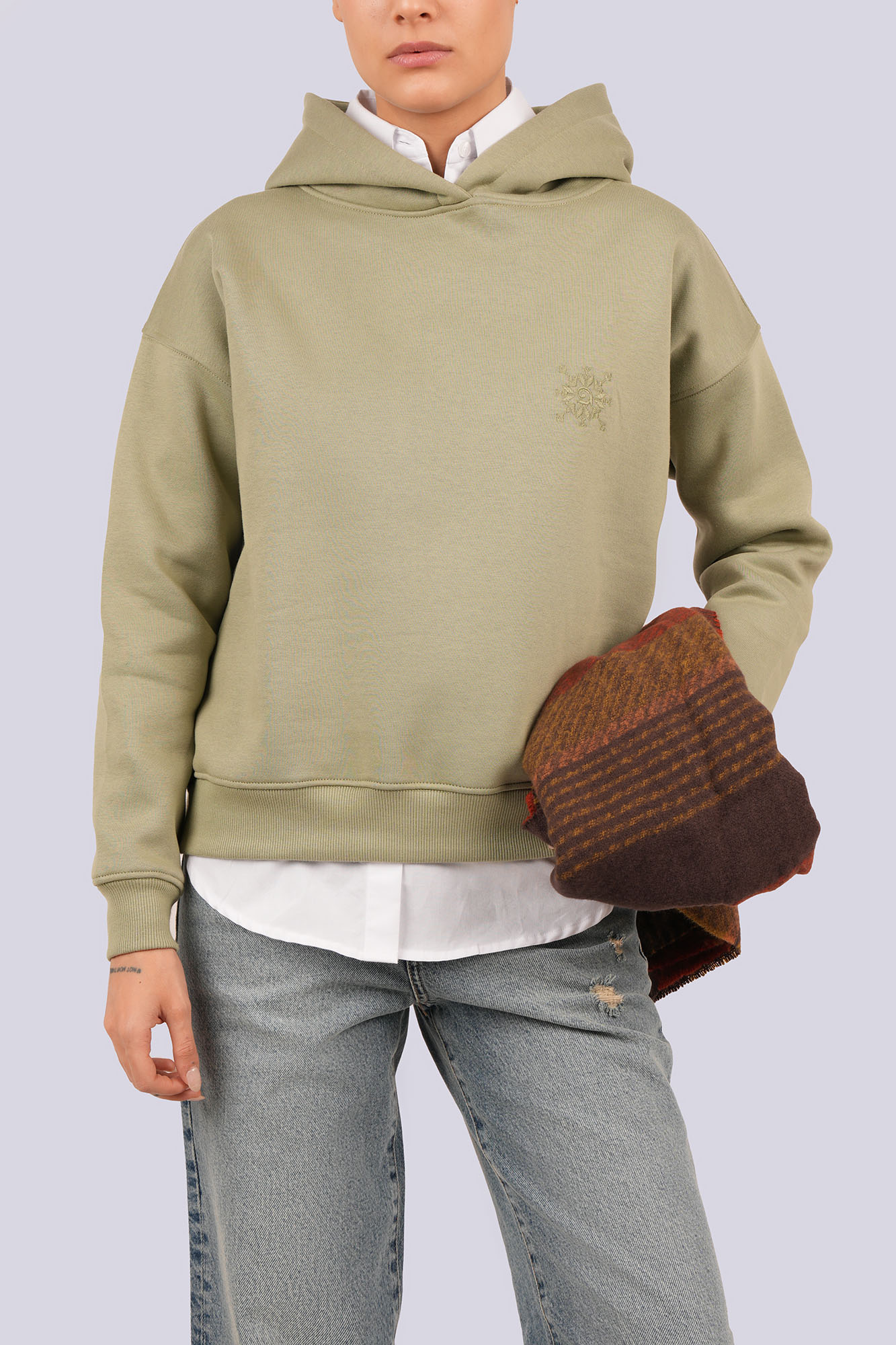 هودی گلدوزی