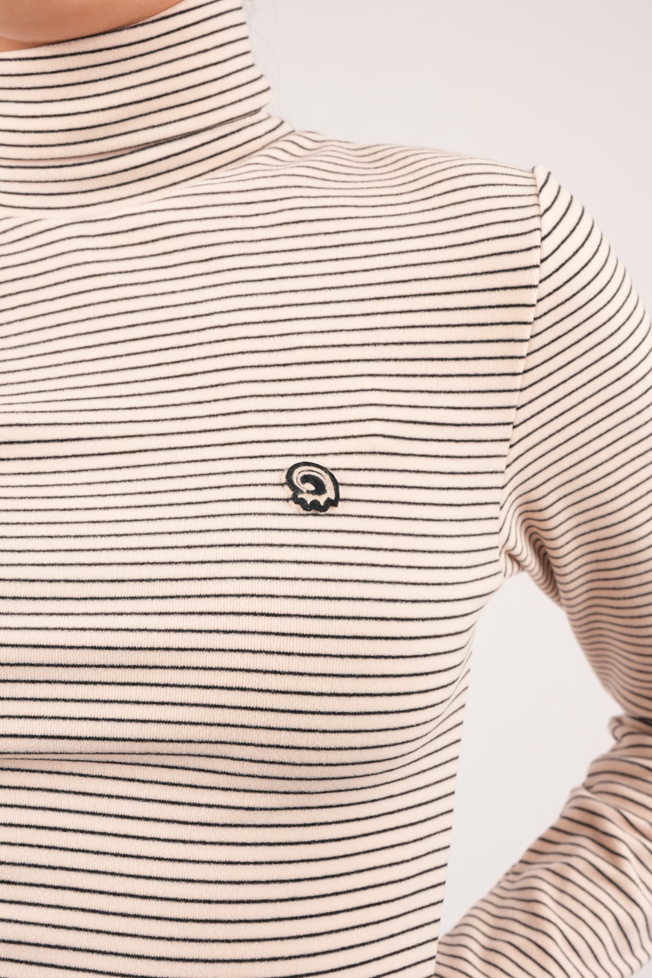 تیشرت آستین بلند یقه اسکی راه راه