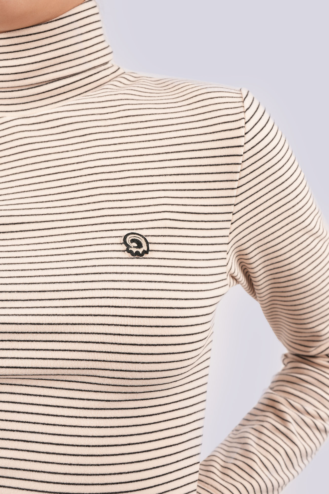 تیشرت آستین بلند یقه اسکی راه راه