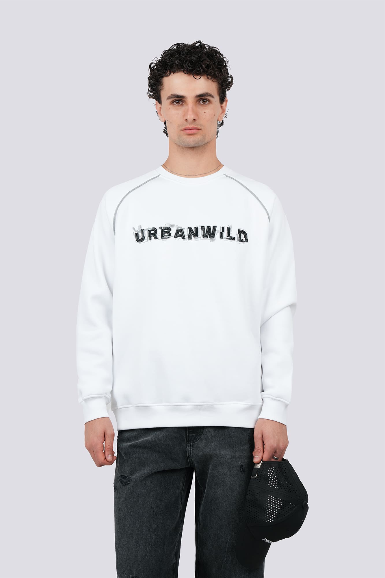 سوئیشرت گلدوزی