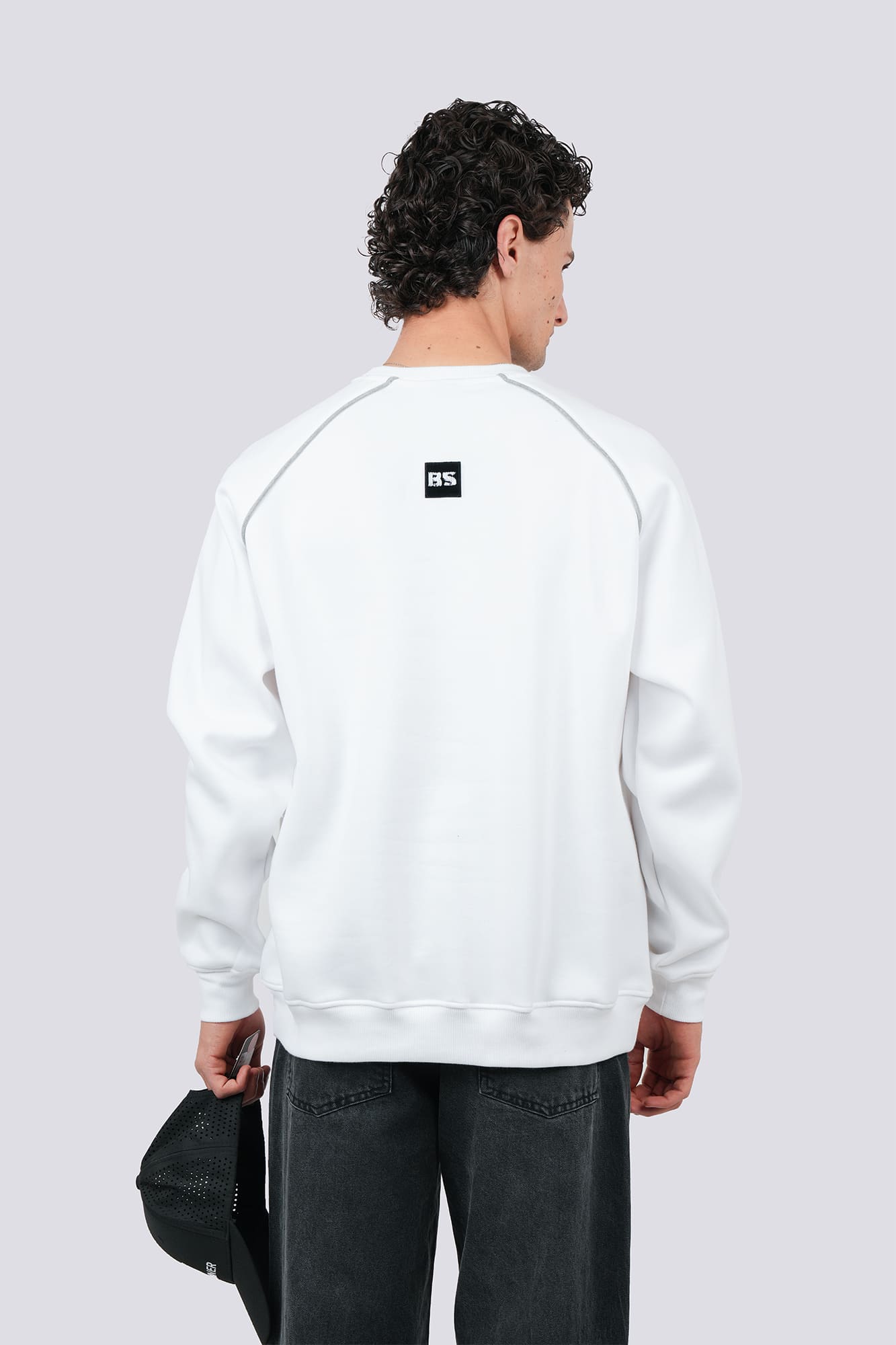 سوئیشرت گلدوزی