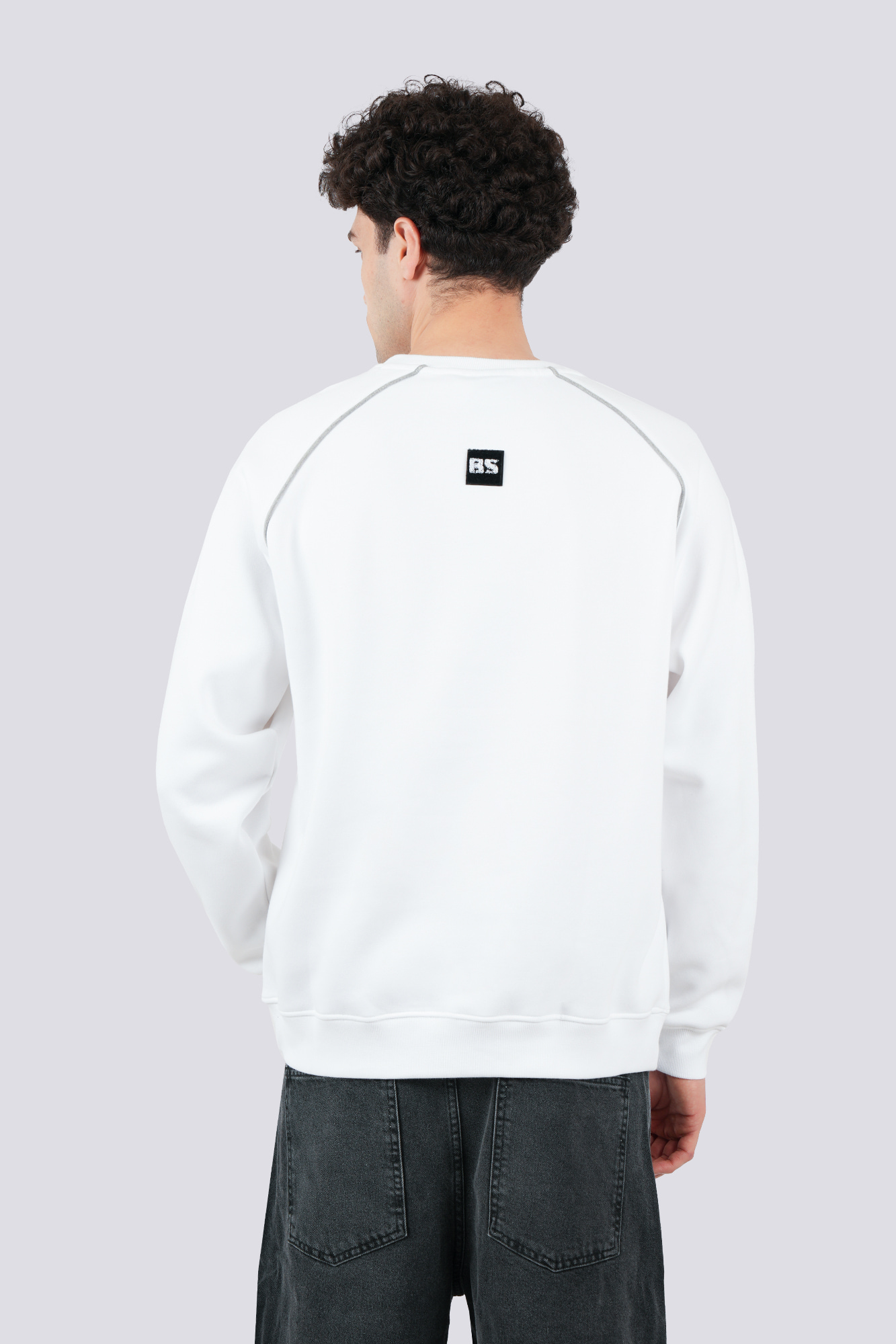 سوئیشرت گلدوزی