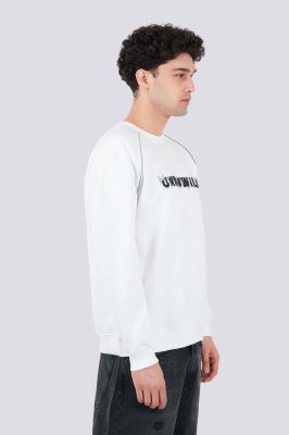 سوئیشرت گلدوزی