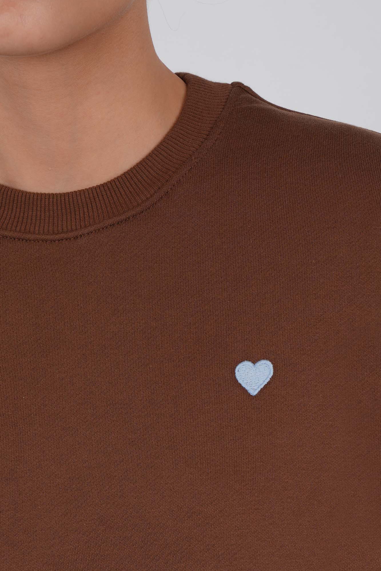 سوئیشرت یقه گرد گلدوزی