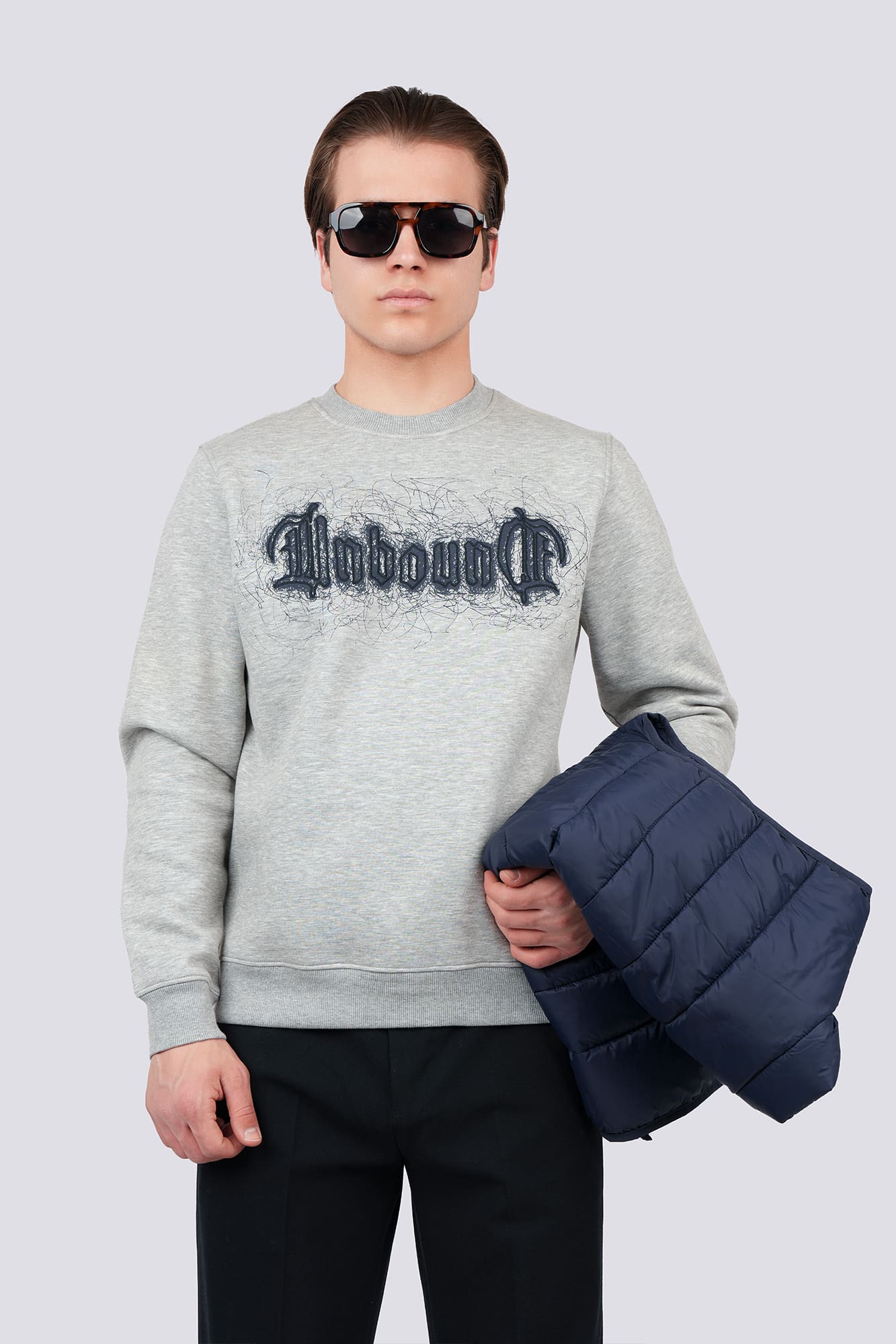 سوئیشرت یقه گرد گلدوزی