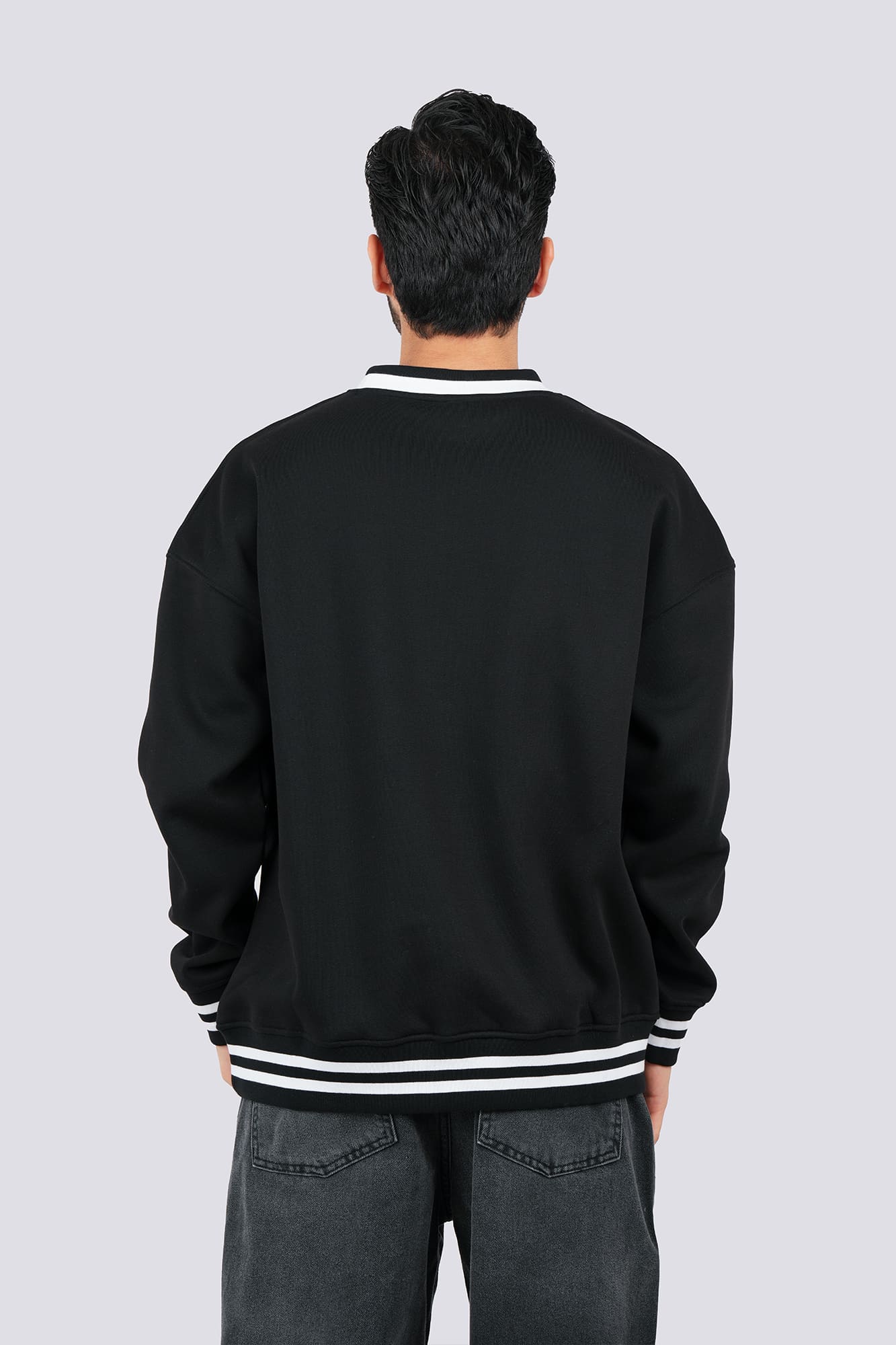 سوئیشرت یقه گرد گلدوزی