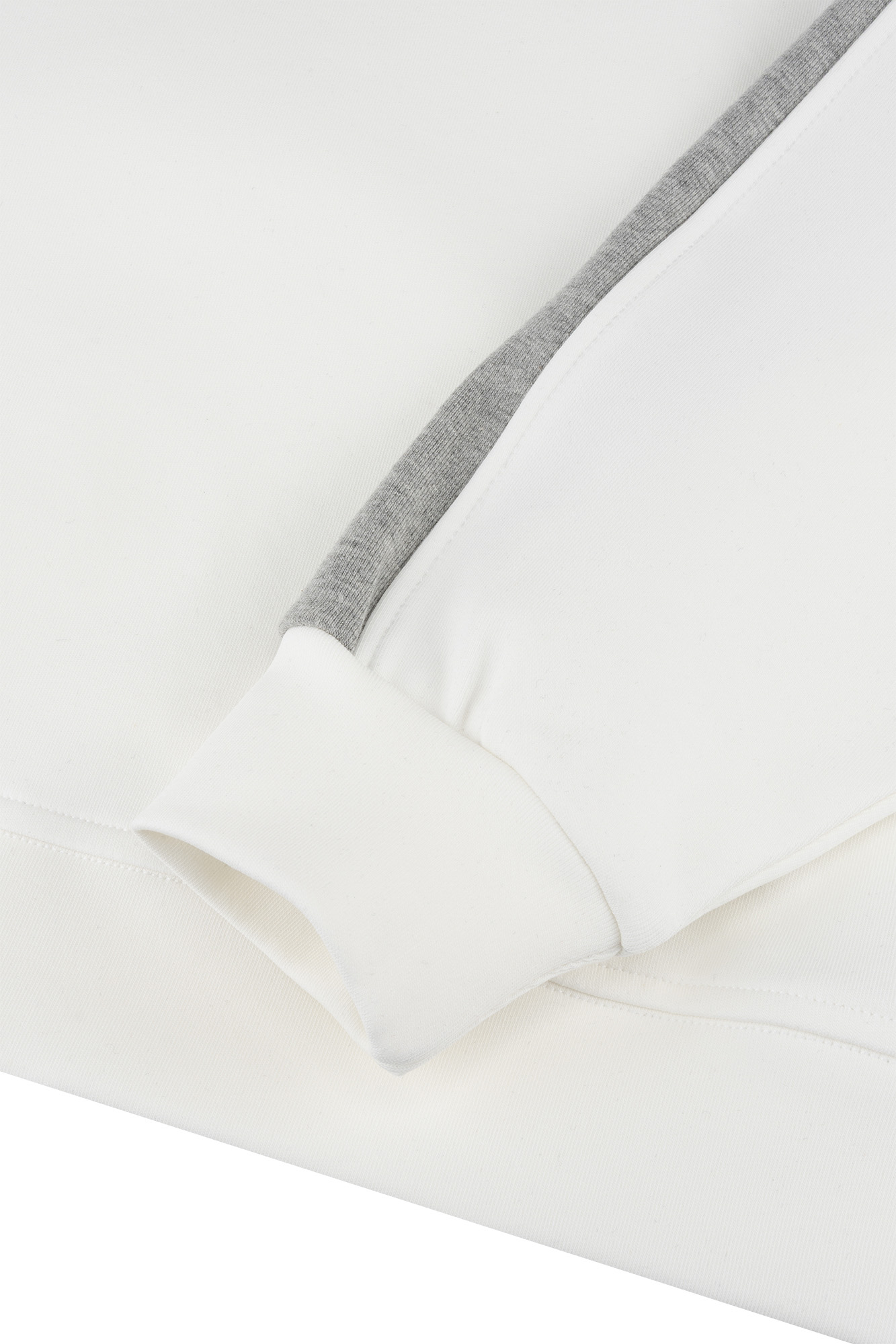 سوئیشرت یقه گرد گلدوزی