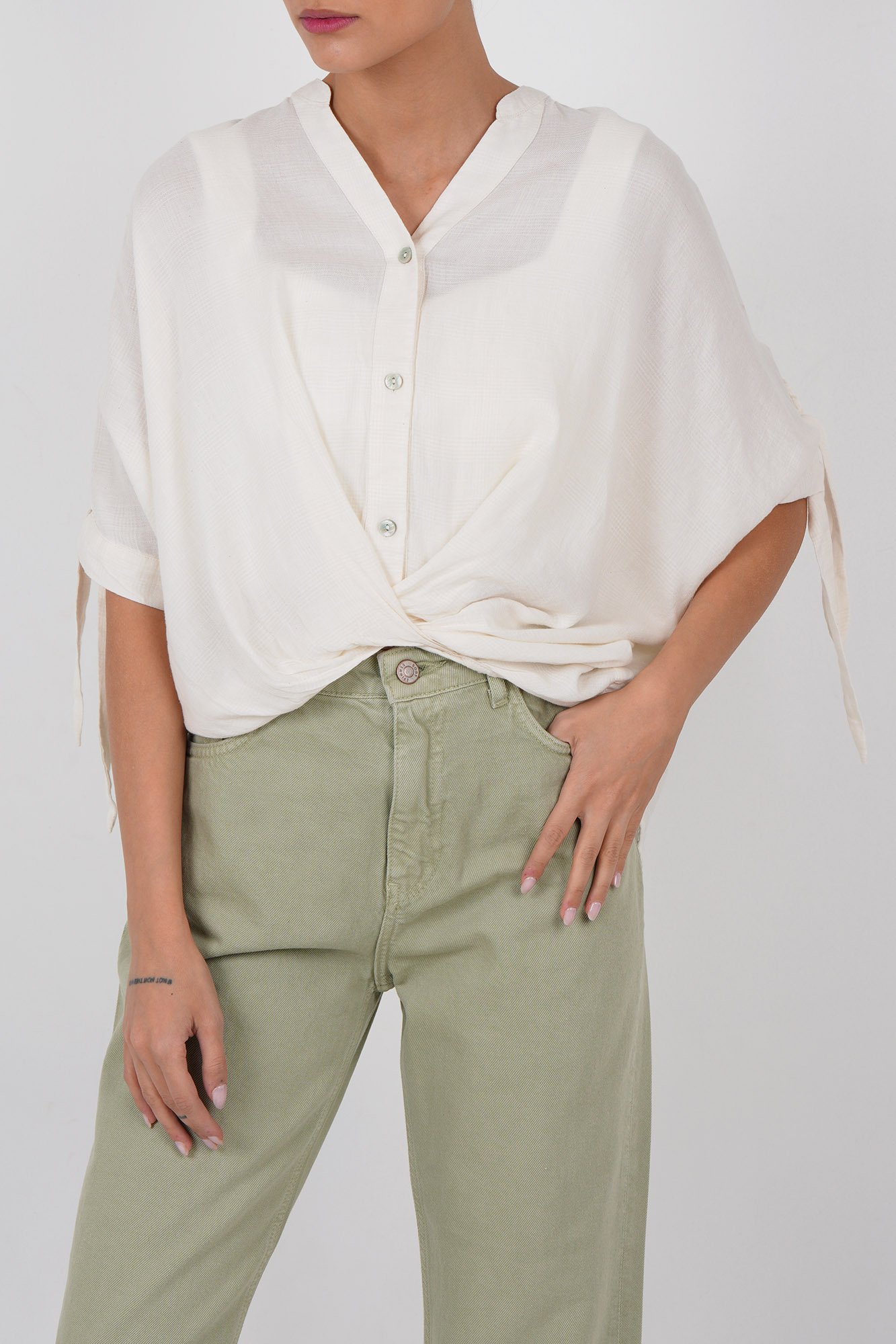 بلوز آستین کوتاه ساده