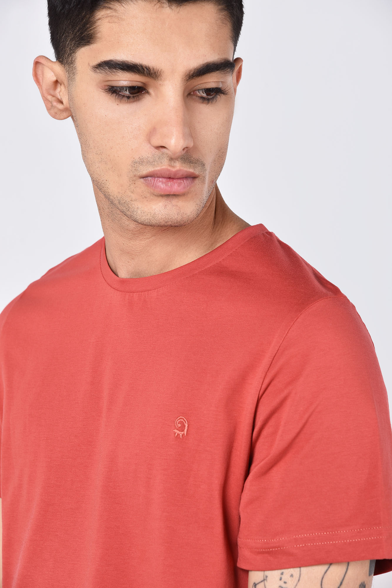 تیشرت آستین کوتاه یقه گرد بیسیک