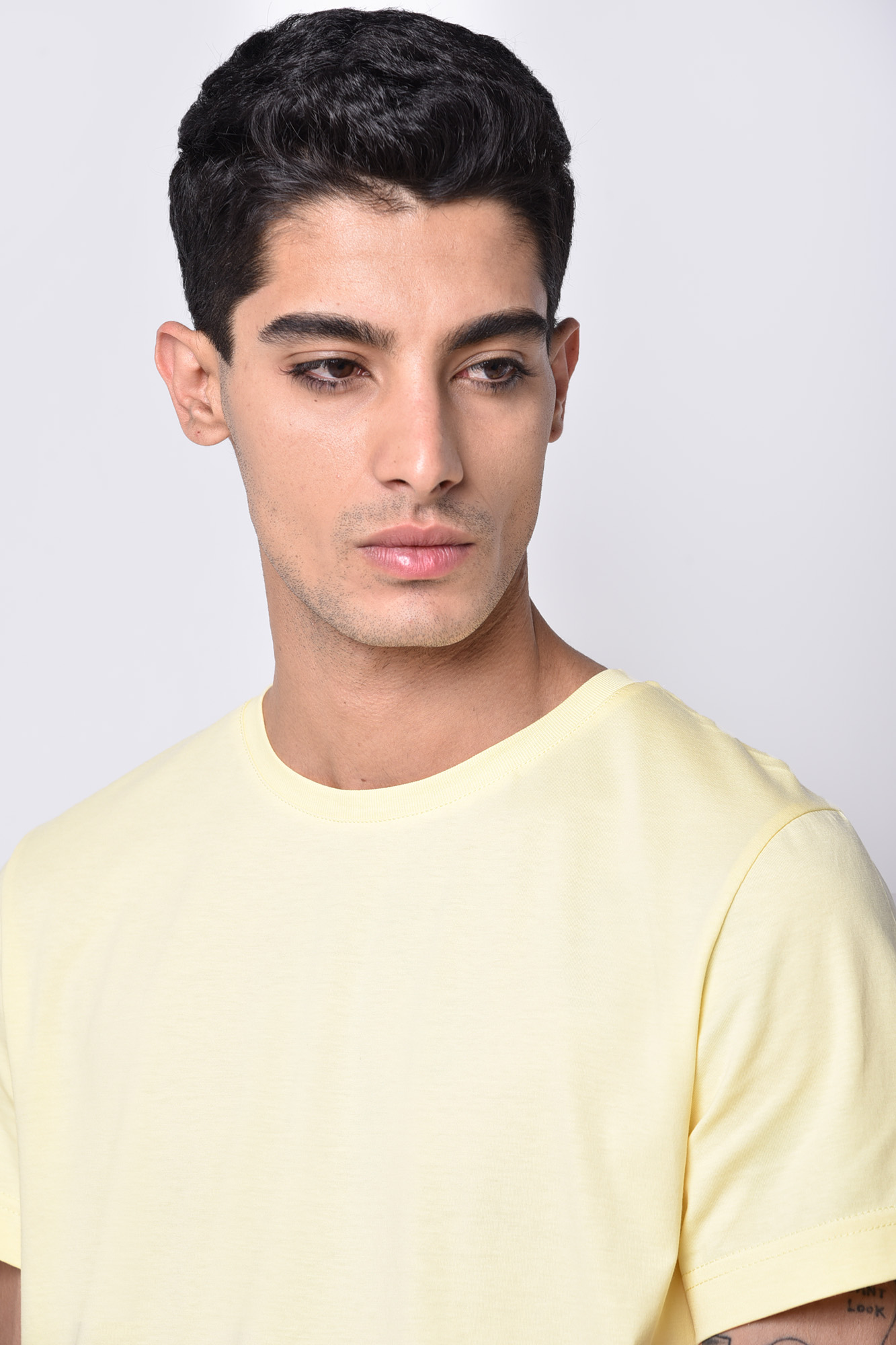 تیشرت آستین کوتاه یقه گرد بیسیک